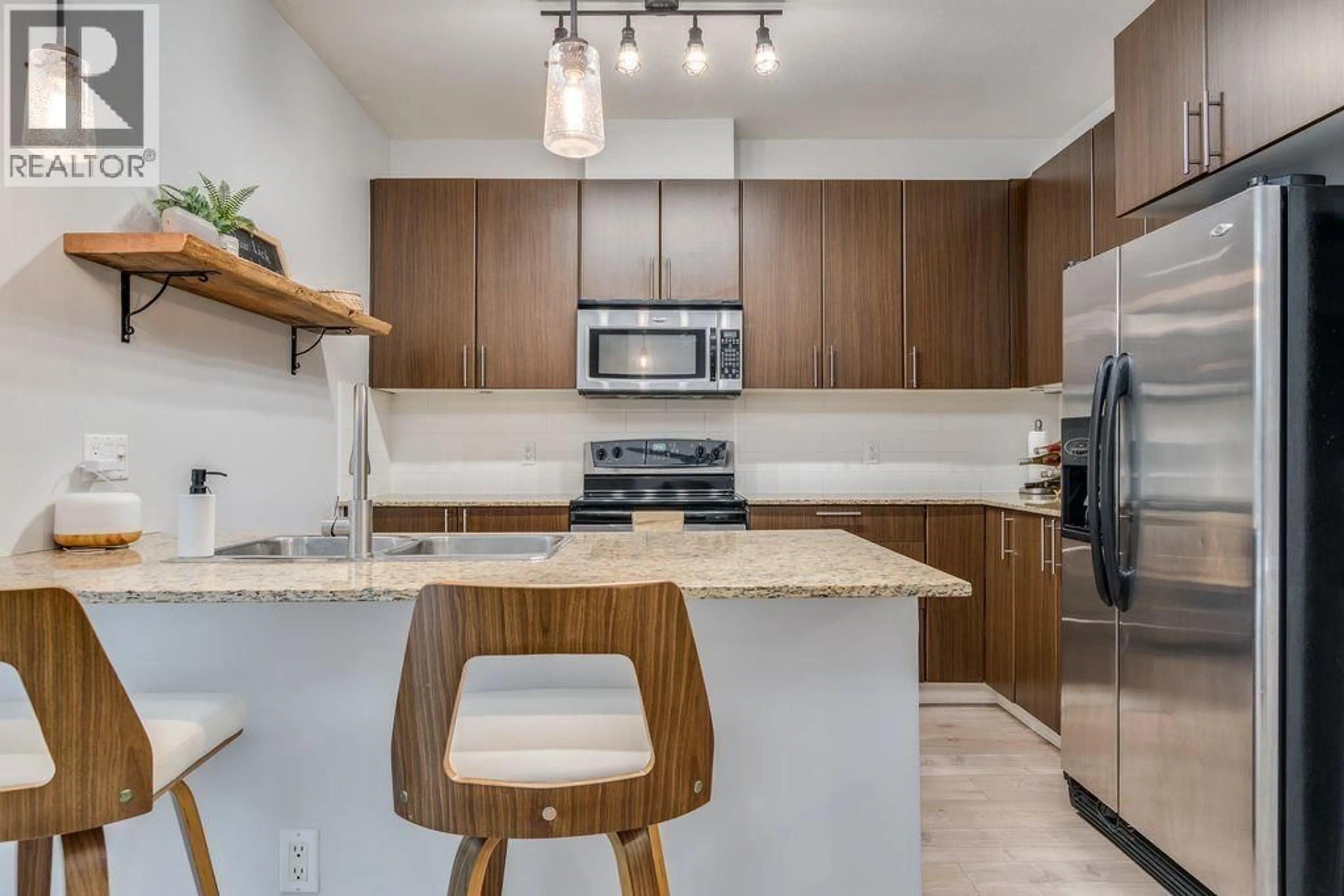 Open concept kitchen, unknown for 118 - 2477 KELLY AVENUE, Port Coquitlam British Columbia V3C0B3