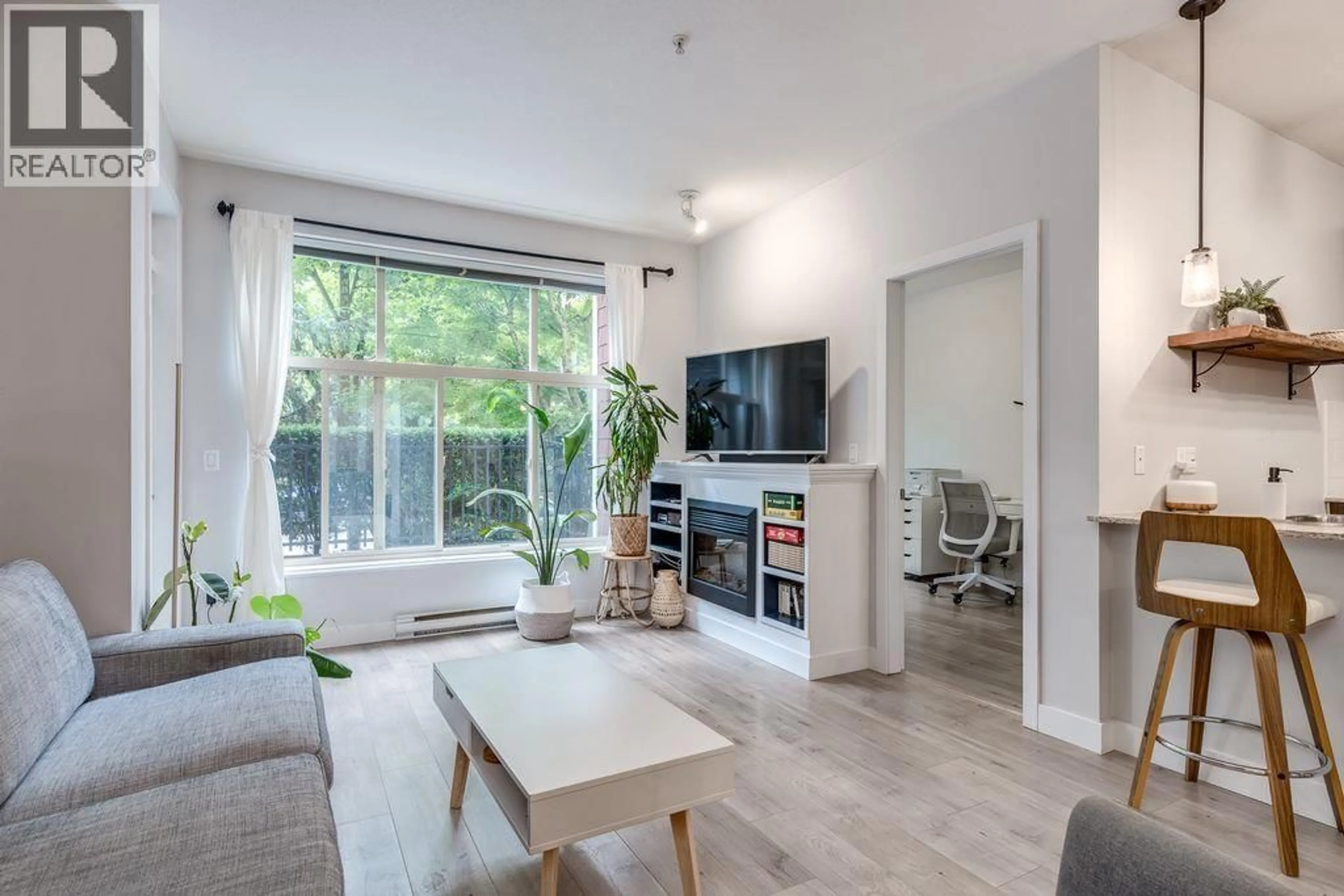 Living room with furniture, unknown for 118 - 2477 KELLY AVENUE, Port Coquitlam British Columbia V3C0B3