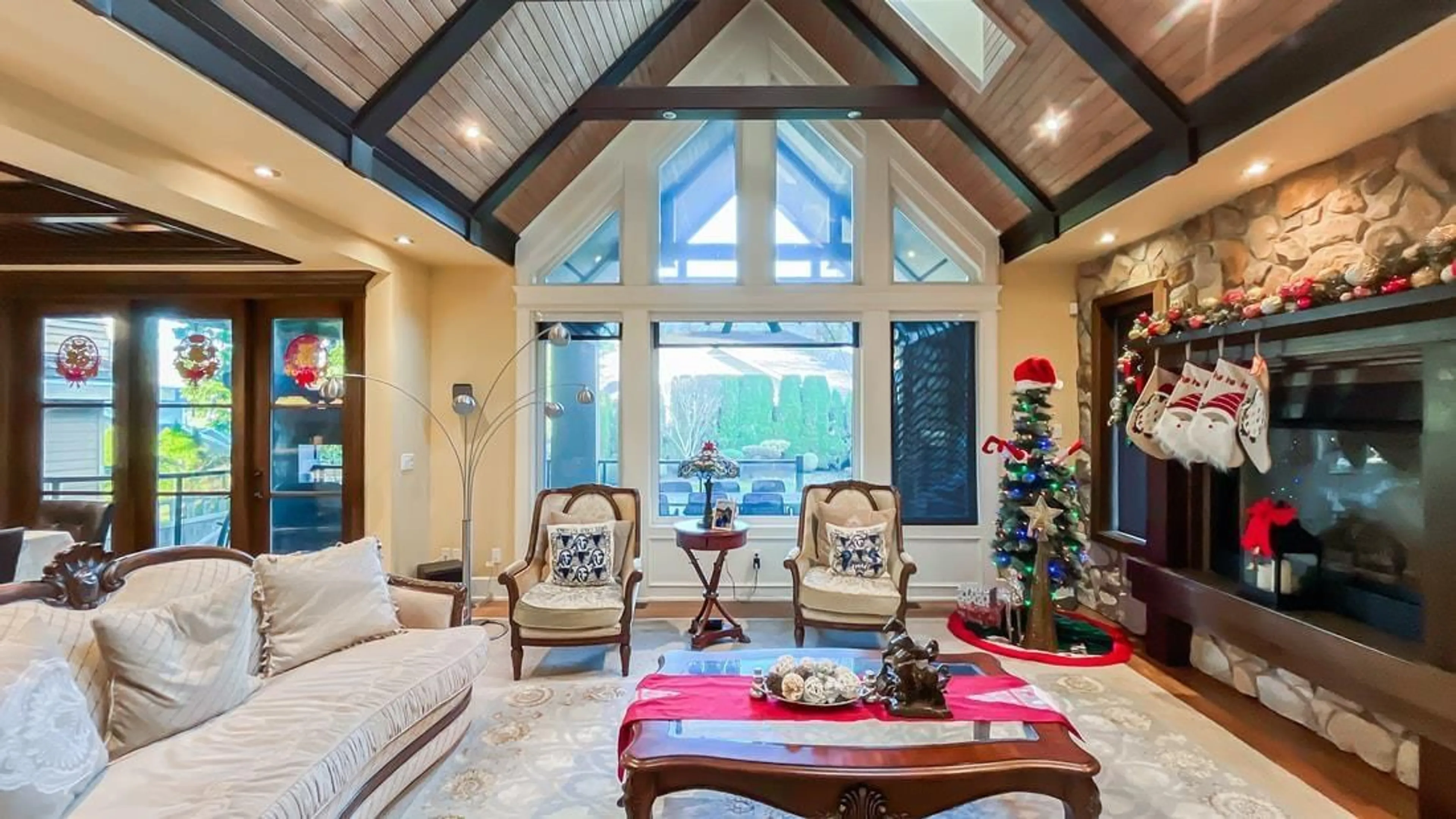 Indoor foyer for 3470 144 STREET, Surrey British Columbia V4P2A1