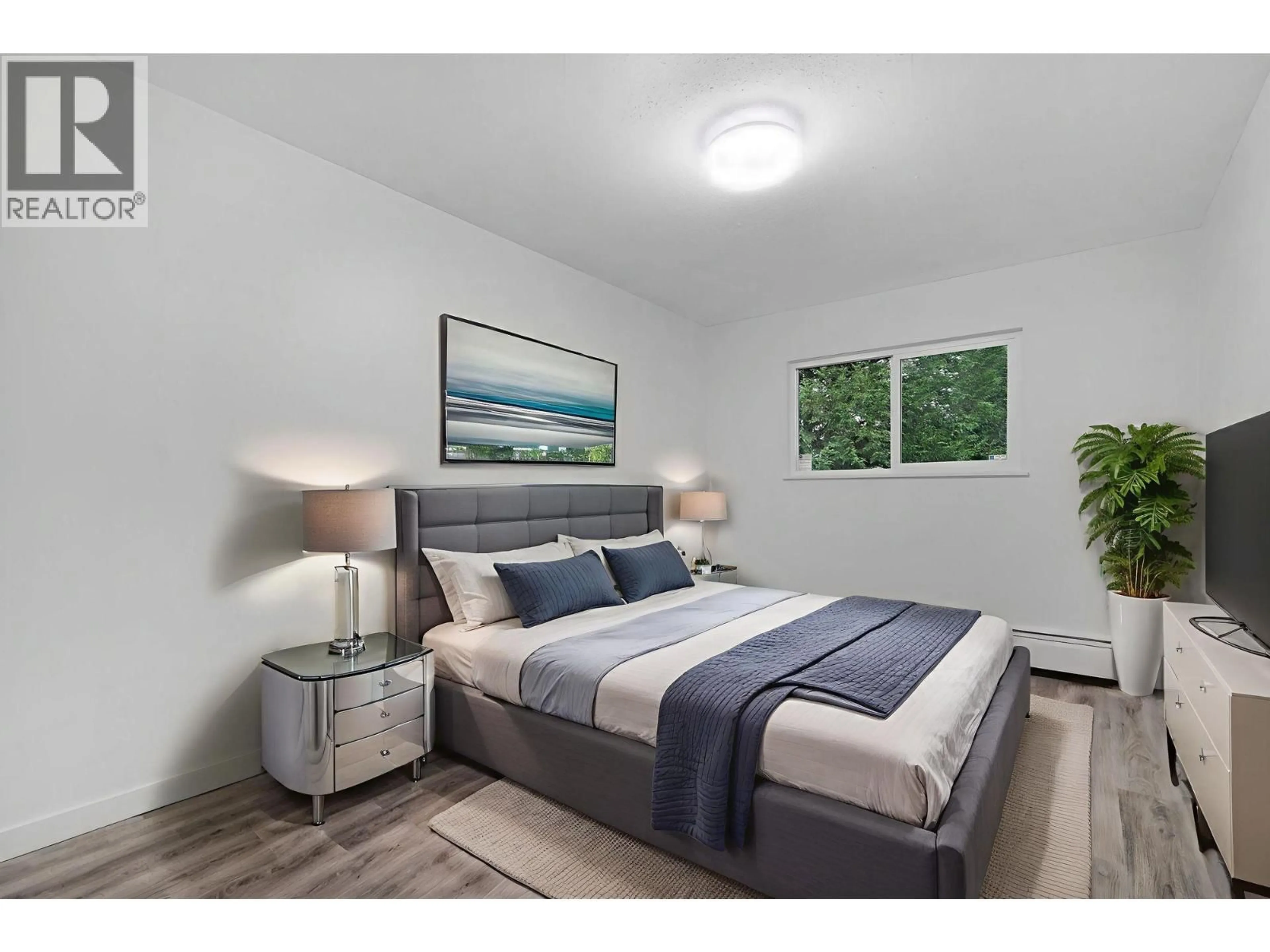 Bedroom with bed, wood/laminate floor for 157 - 200 WESTHILL PLACE, Port Moody British Columbia V3H1V2