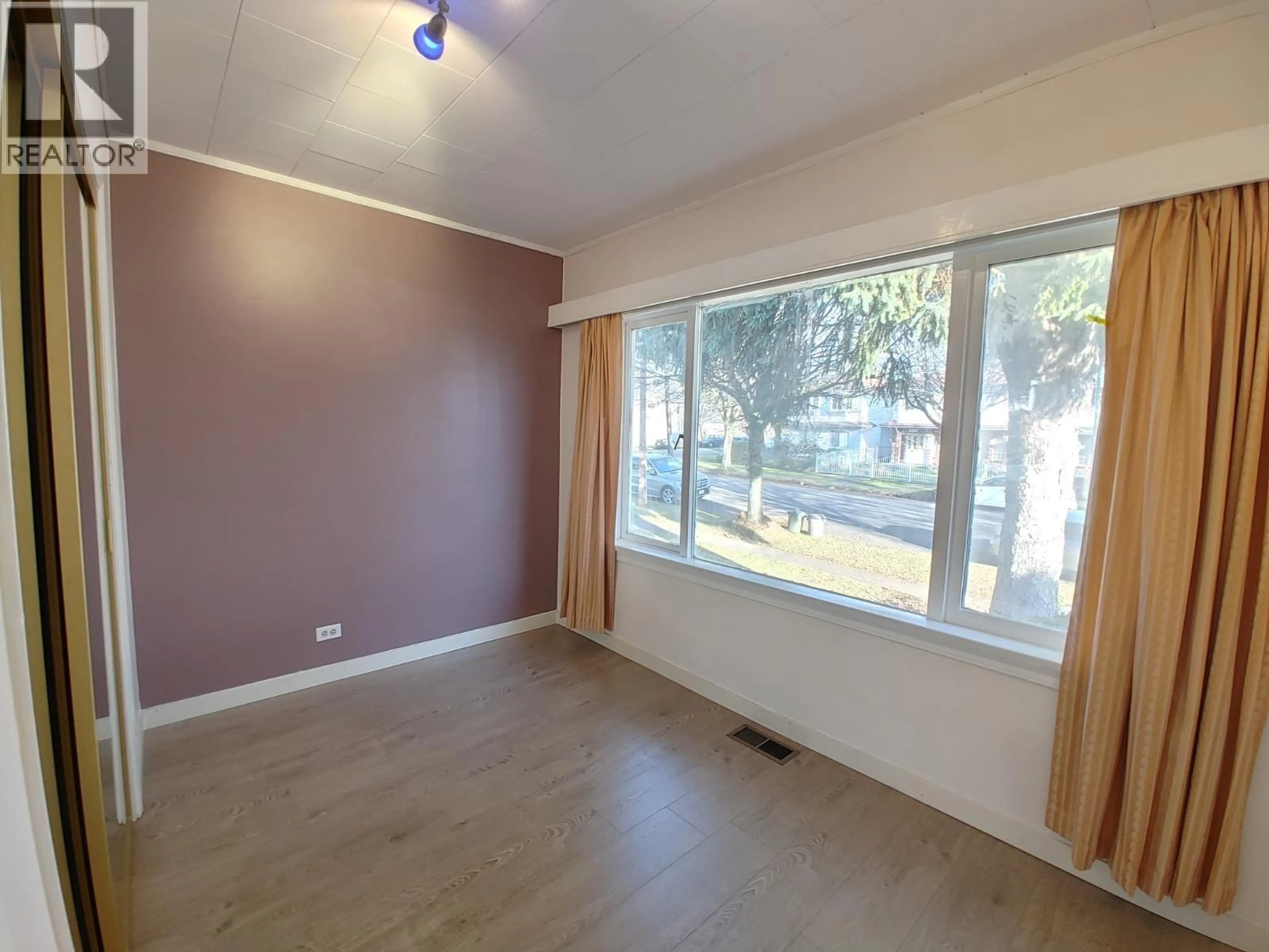 A pic of a room for 5955 JOYCE STREET, Vancouver British Columbia V5R4H9