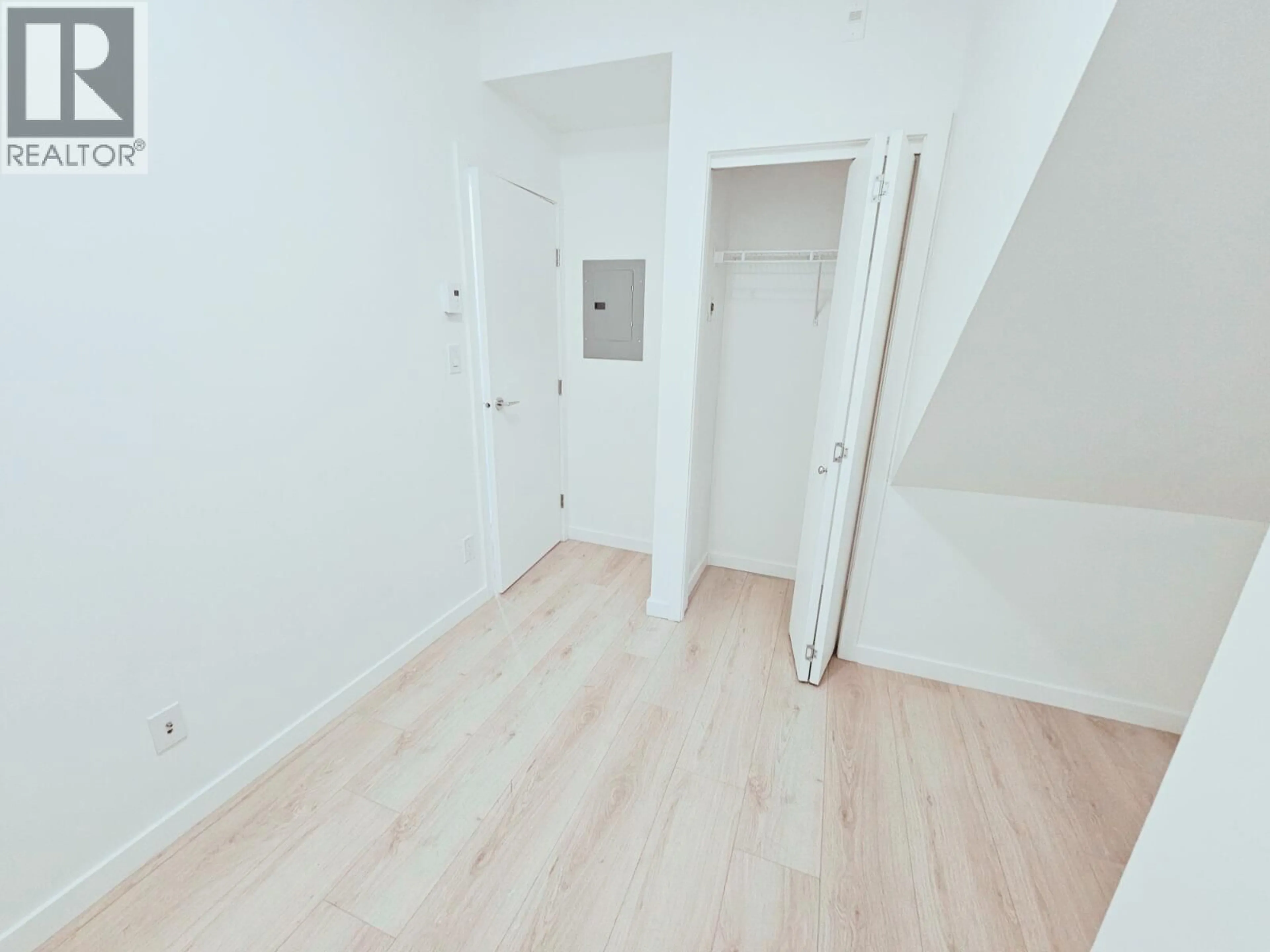 A pic of a room for 32 - 6965 HASTINGS STREET, Burnaby British Columbia V5B1S9