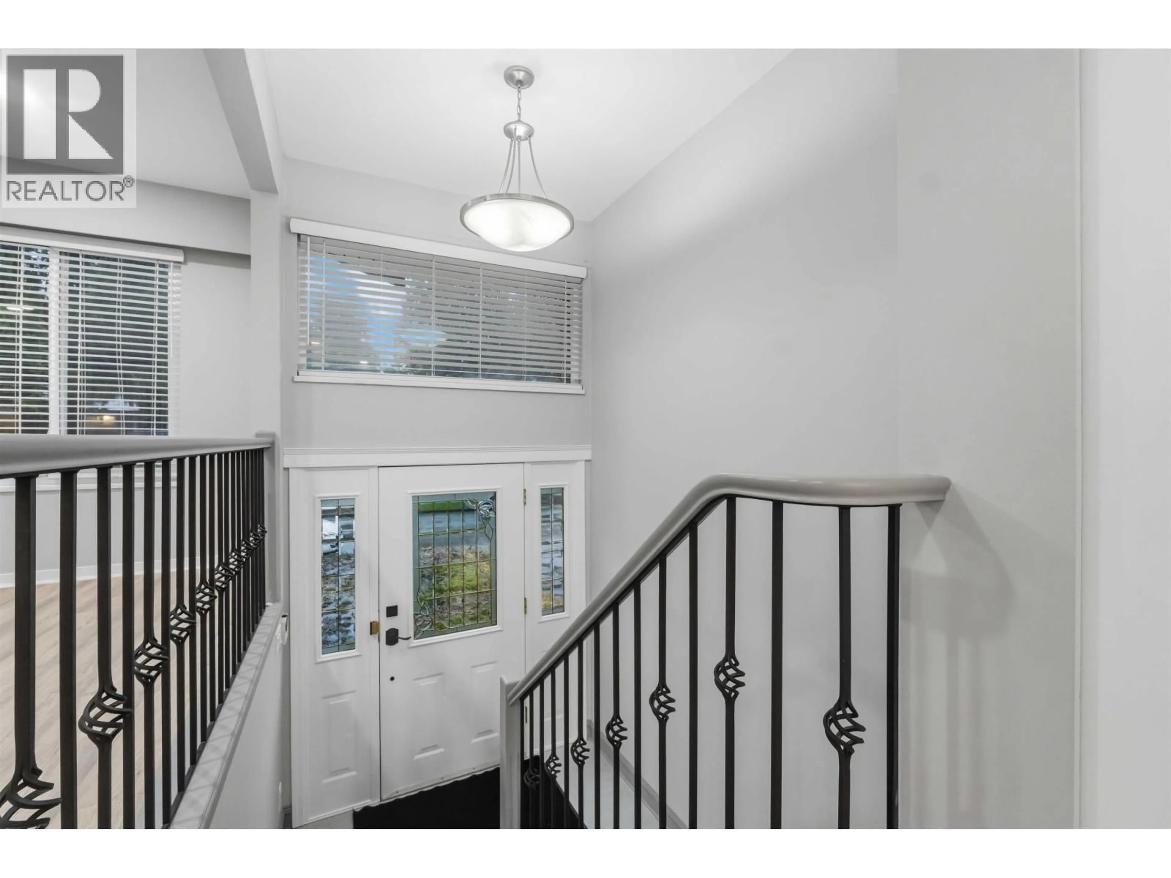 Indoor entryway for 21101 119 AVENUE, Maple Ridge British Columbia V2X7N6