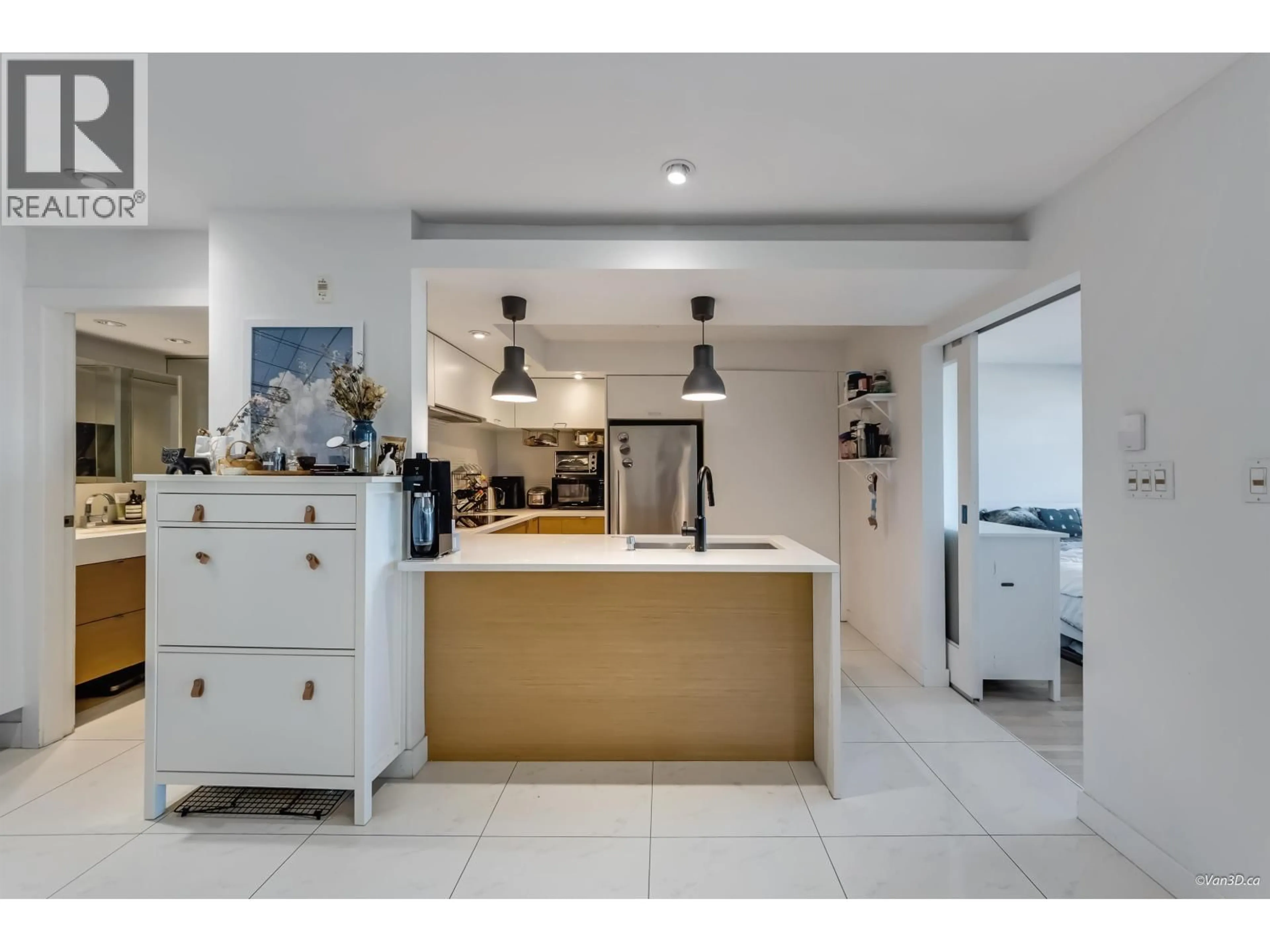 Open concept kitchen, ceramic/tile floor for 304 - 2525 BLENHEIM STREET, Vancouver British Columbia V6K4W6