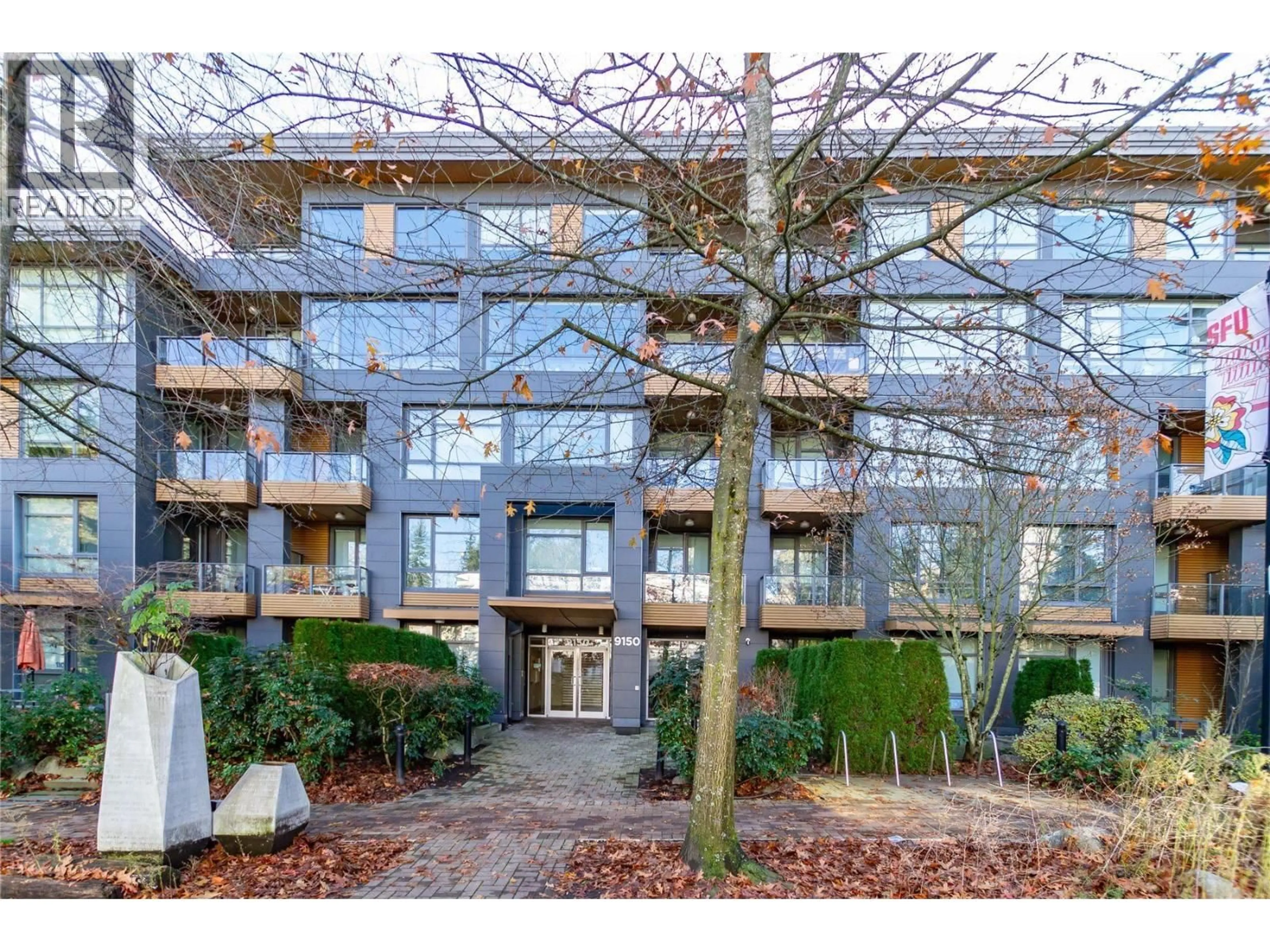 Indoor foyer for 101 - 9150 UNIVERSITY HIGH STREET, Burnaby British Columbia V5A0C5