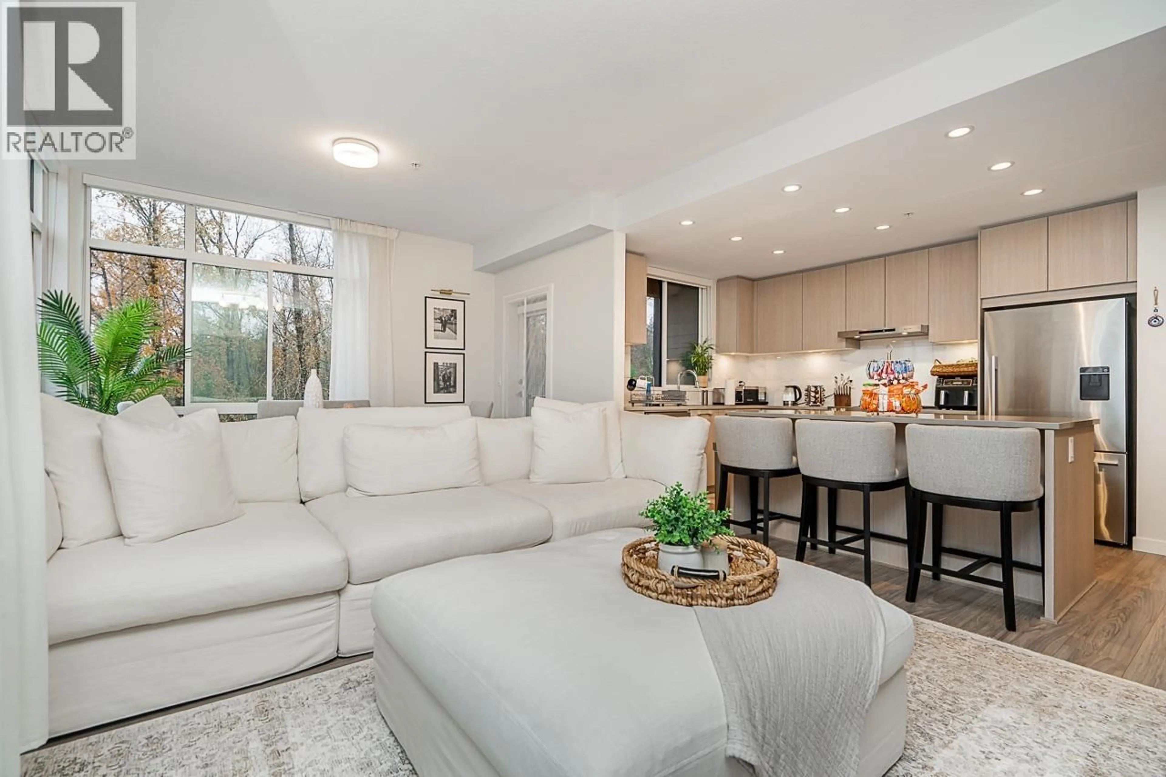 Open concept kitchen, unknown for 401 - 6438 BYRNEPARK DRIVE, Burnaby British Columbia V3N0J1