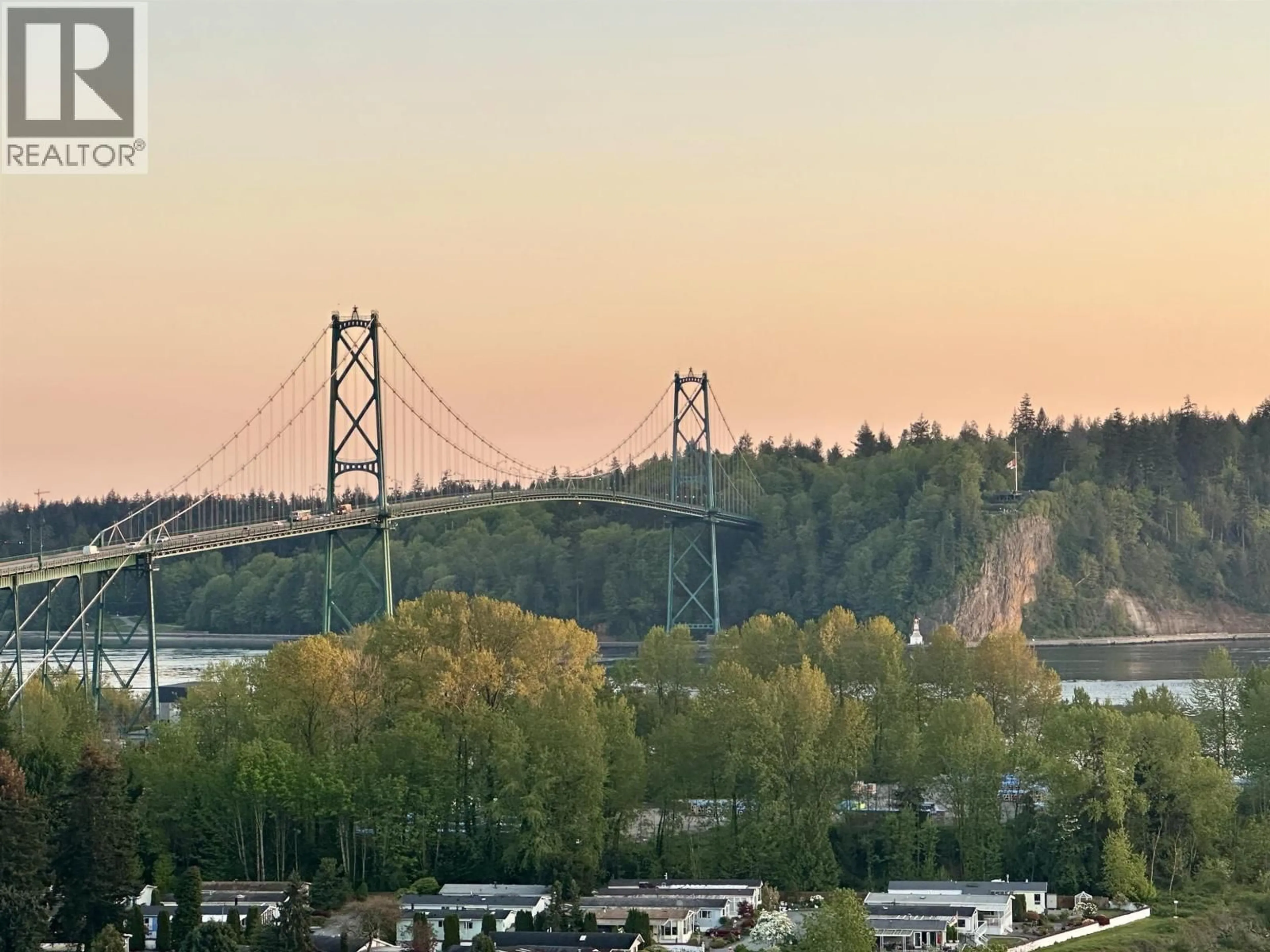 Blurry image for 20C - 338 TAYLOR WAY, West Vancouver British Columbia V7T2Y1