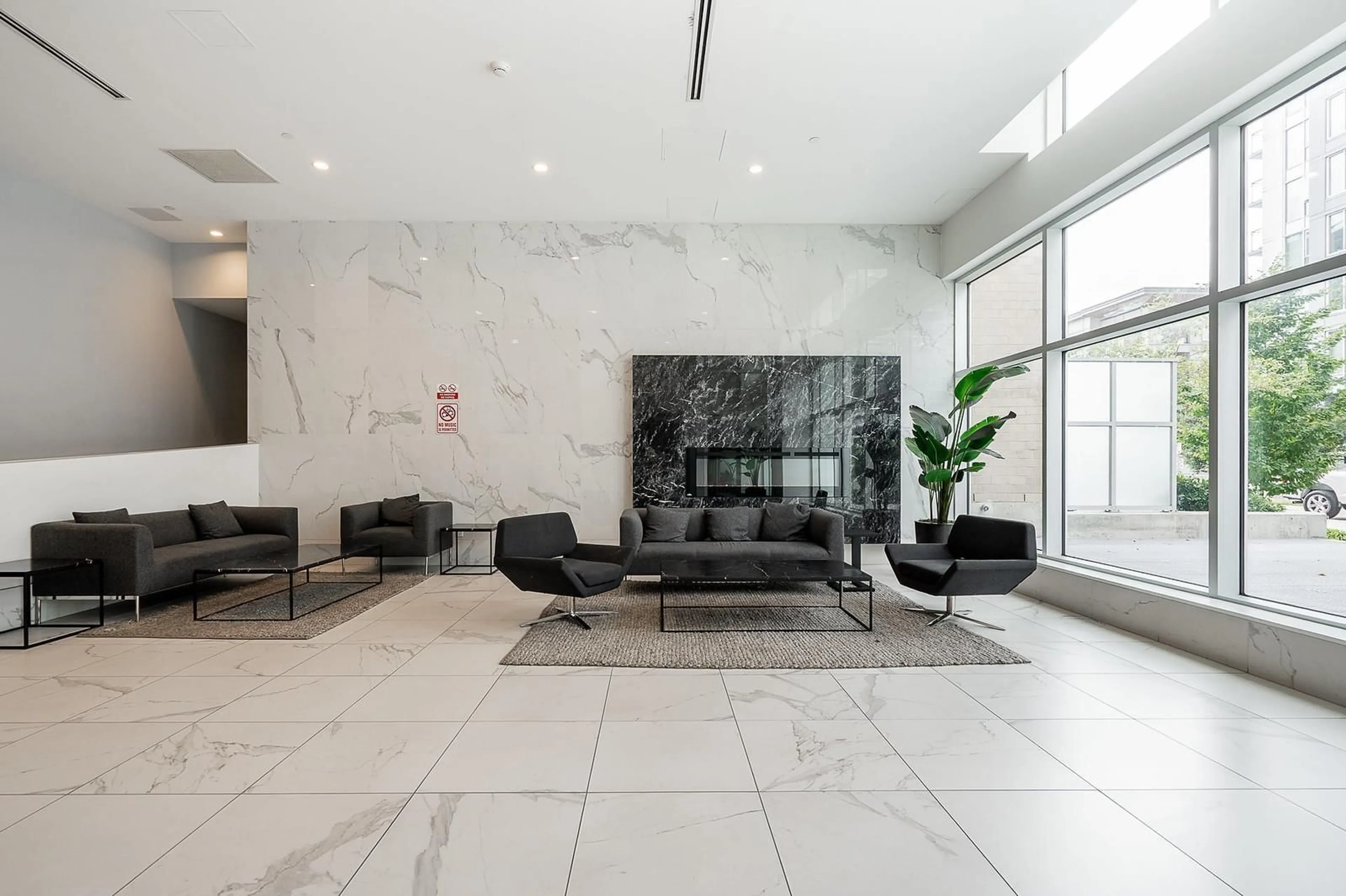 Lobby for 717 - 13350 CENTRAL AVENUE, Surrey British Columbia V3T0S1