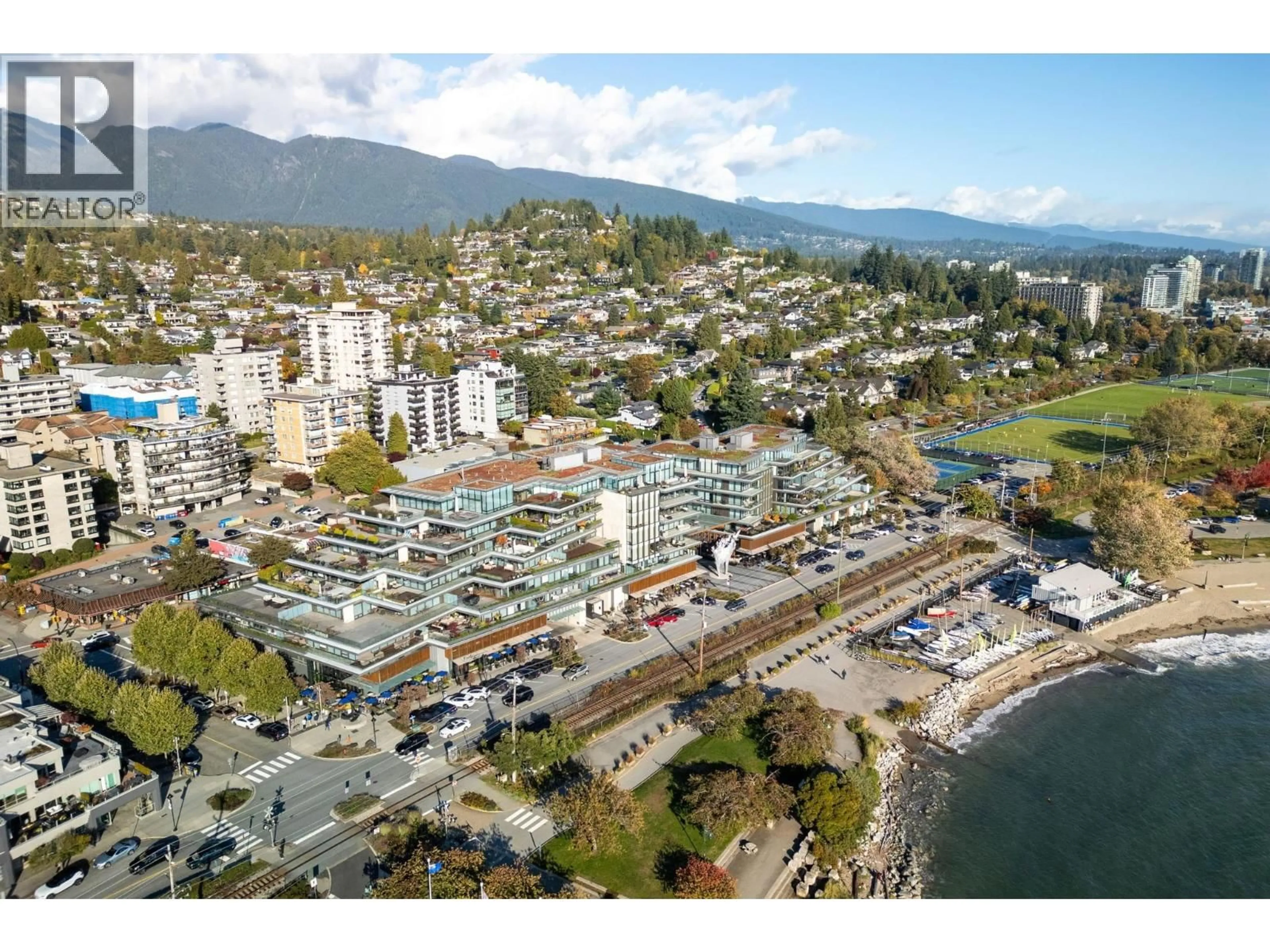 A pic from outside/outdoor area/front of a property/back of a property/a pic from drone, street for 209 - 1355 BELLEVUE AVENUE, West Vancouver British Columbia V7T0B4