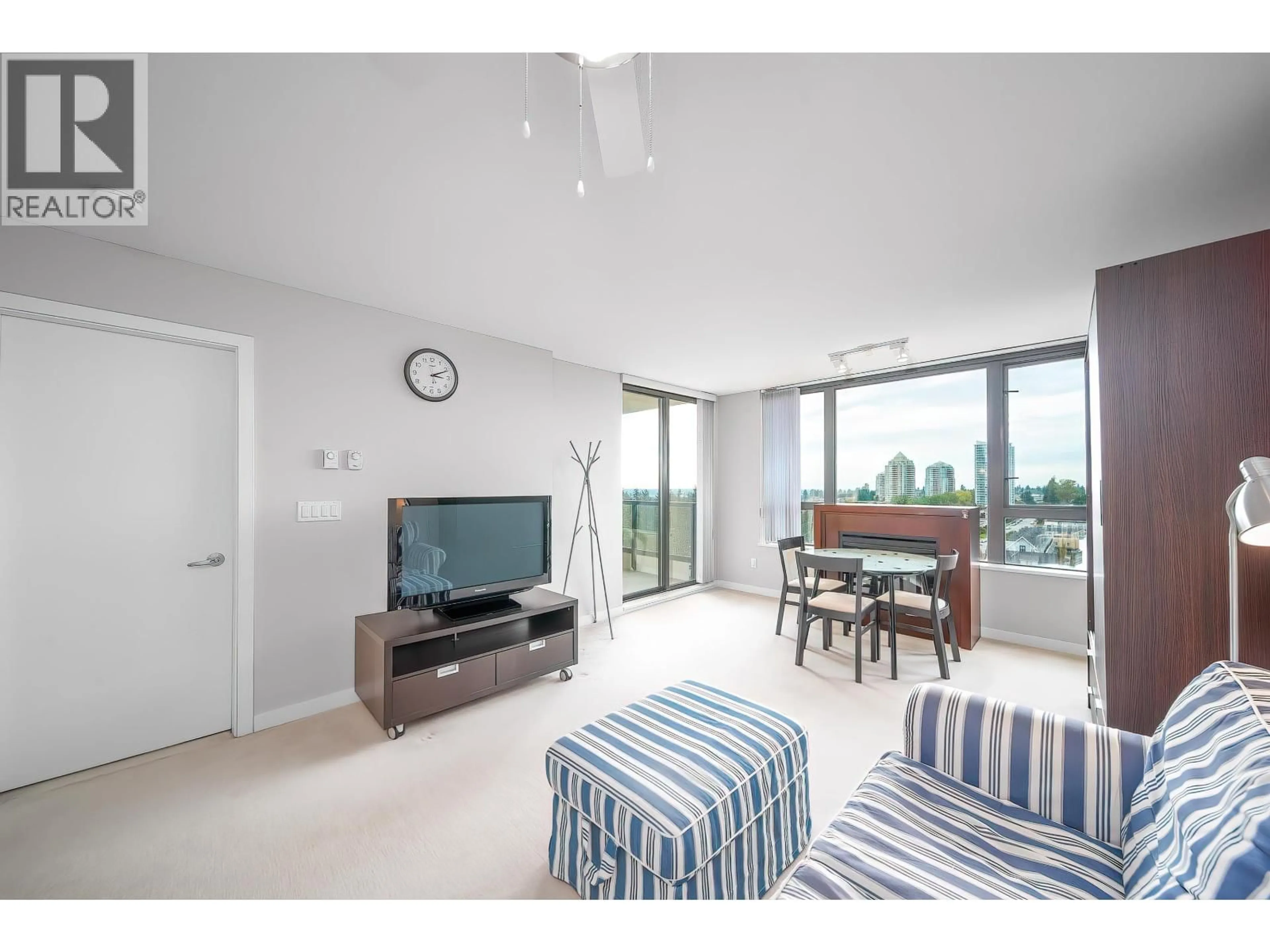 Living room with furniture, unknown for 1205 - 7088 SALISBURY AVENUE, Burnaby British Columbia V5E0A4