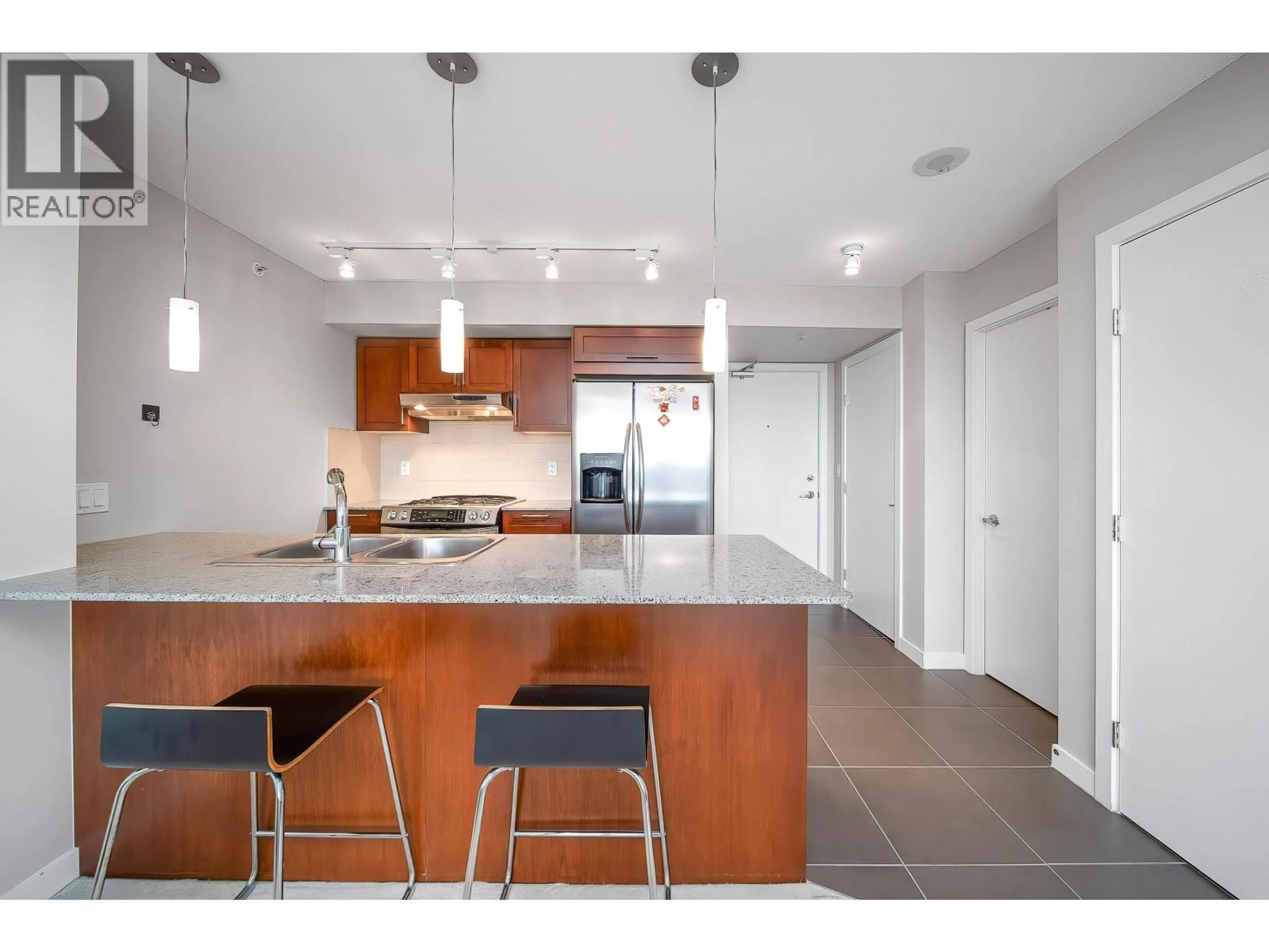 Open concept kitchen, ceramic/tile floor for 1205 - 7088 SALISBURY AVENUE, Burnaby British Columbia V5E0A4