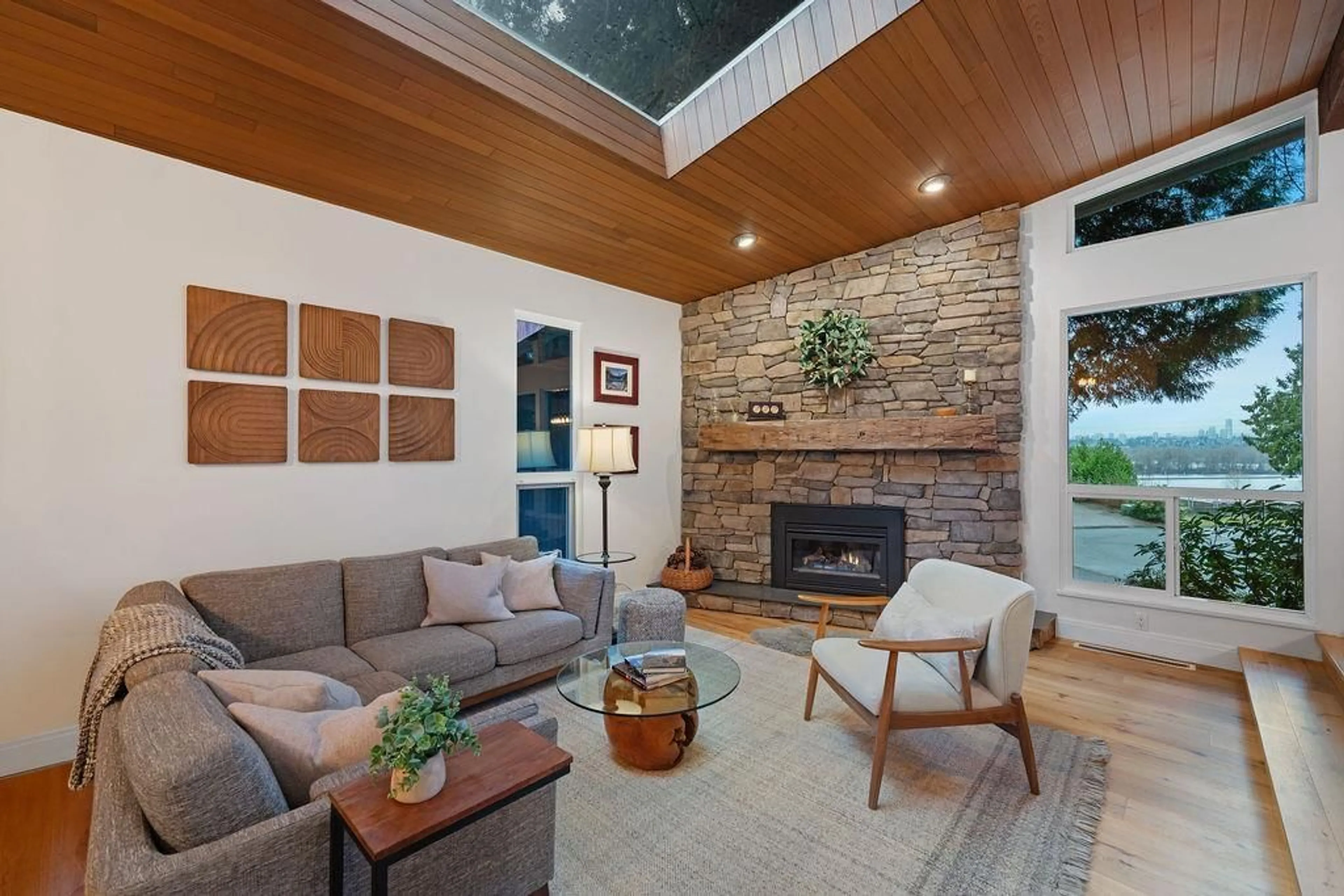 Living room with furniture, unknown for 9061 COLLINGS WAY, Delta British Columbia V4C7G1