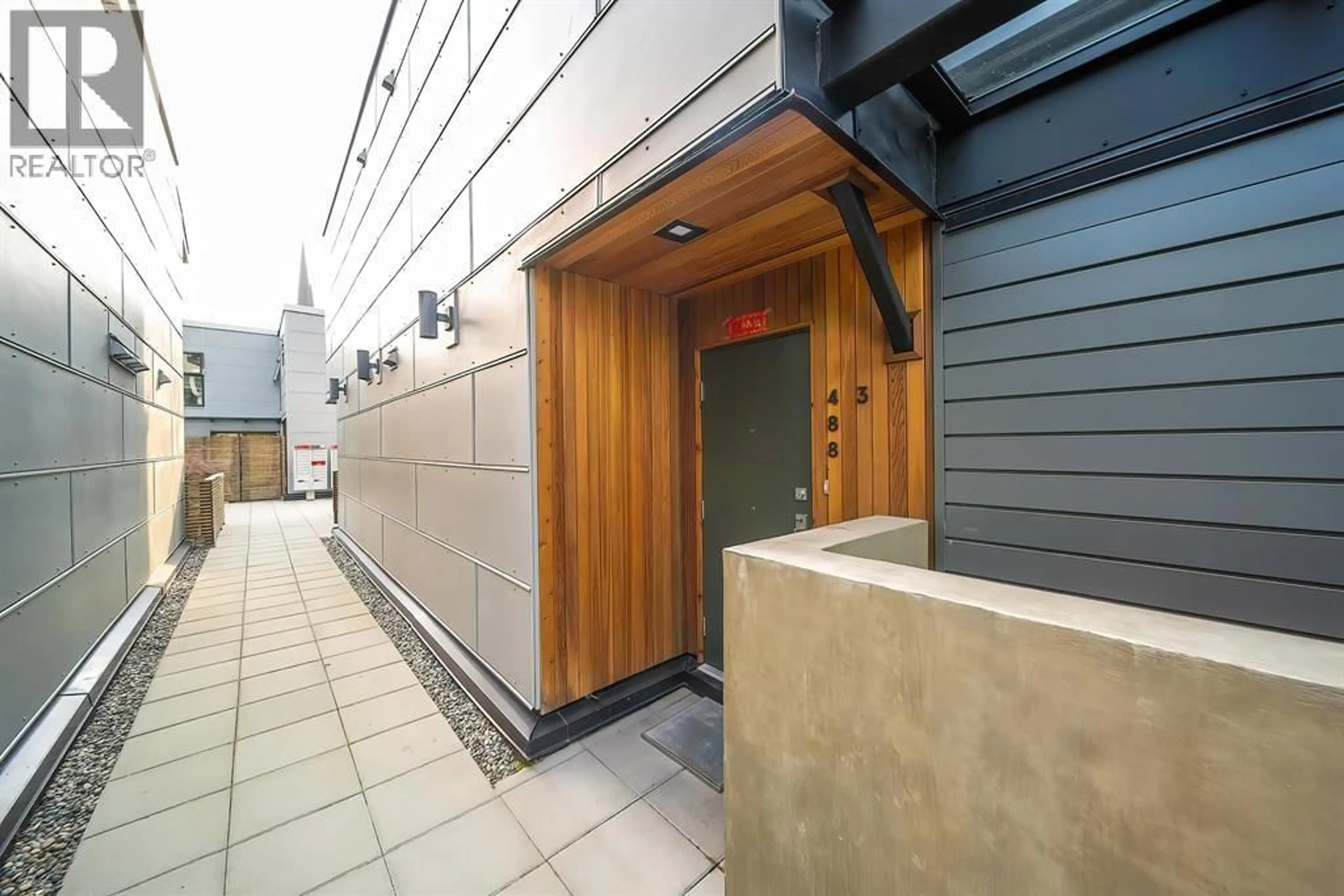 Indoor foyer for 3 - 488 JACKSON AVENUE, Vancouver British Columbia V6A3B5