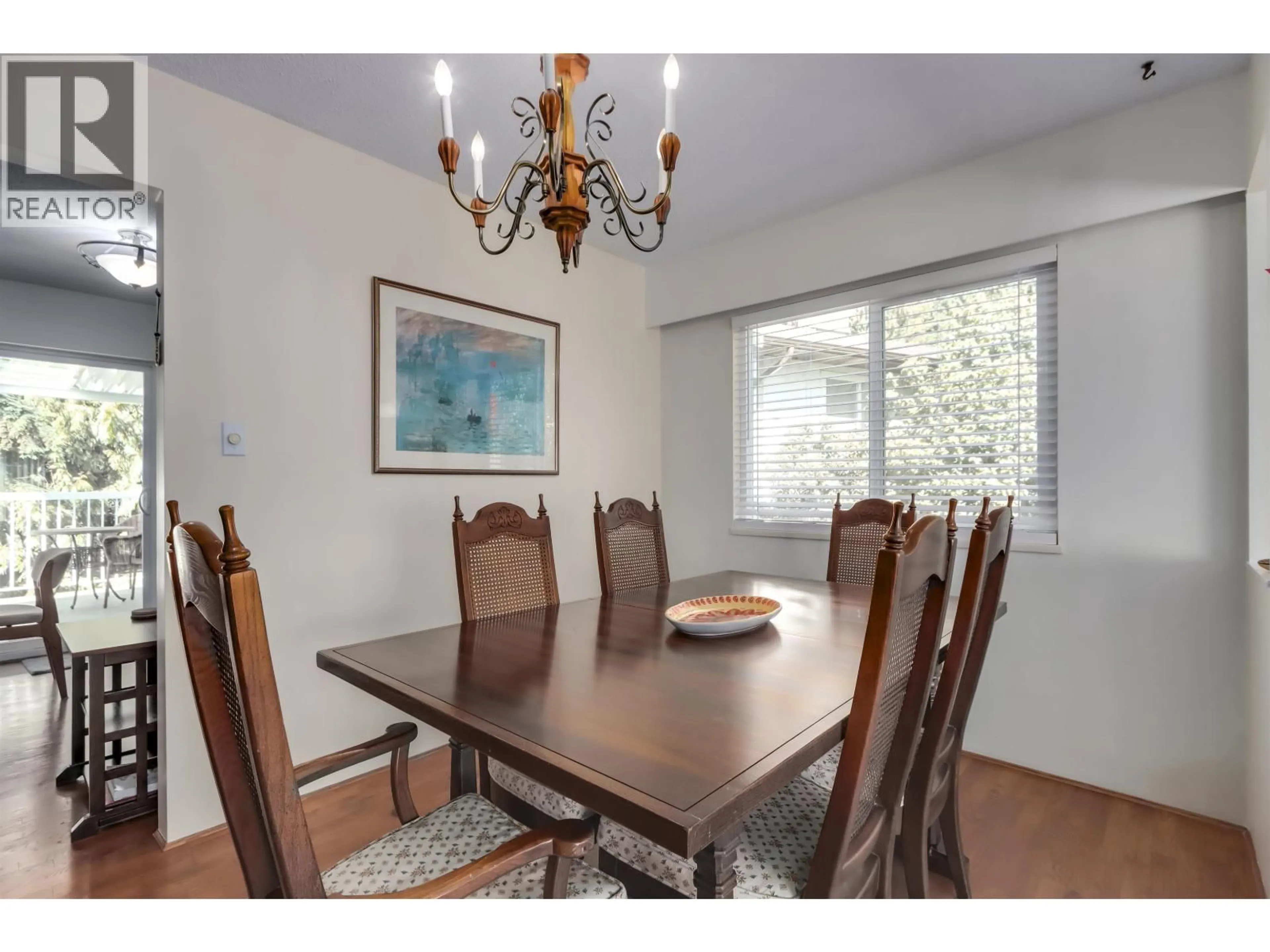 Dining room, wood/laminate floor for 2141 DAUPHIN PLACE, Burnaby British Columbia V5B4G8