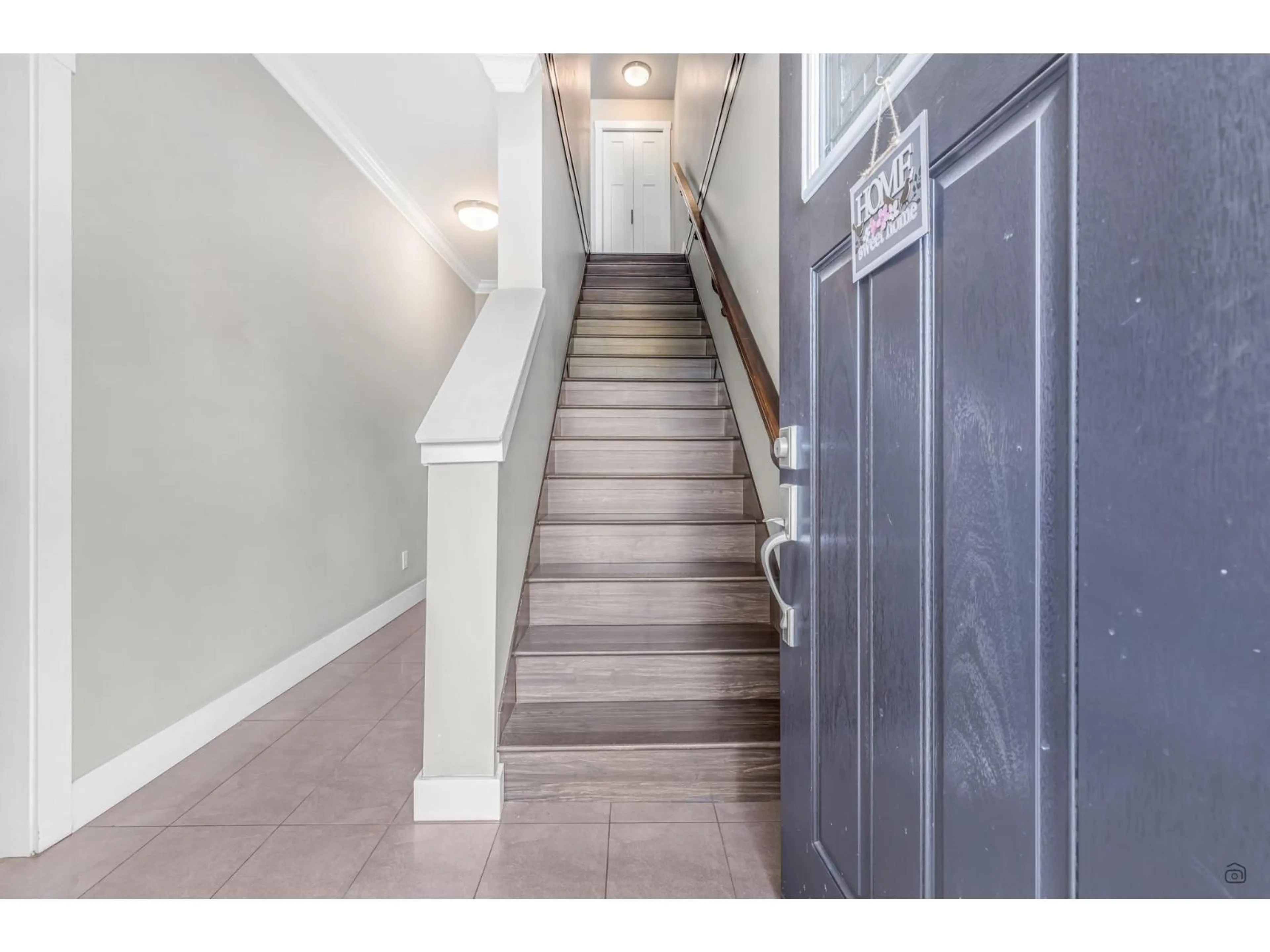 Indoor foyer for 57 - 13670 62 AVENUE, Surrey British Columbia V3X0H8