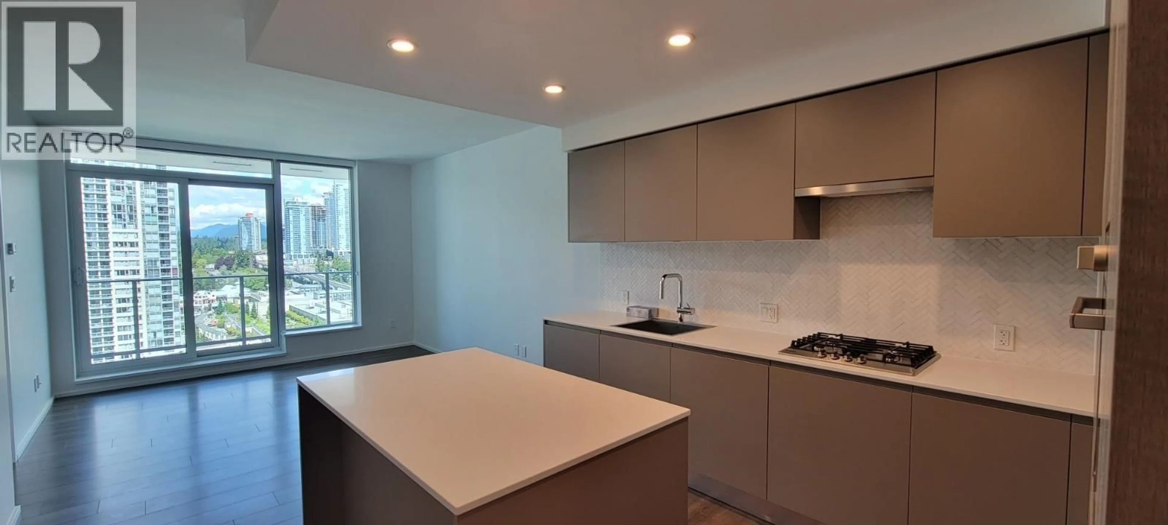 Standard kitchen, unknown for 1711 - 3809 EVERGREEN PLACE, Burnaby British Columbia V3J0M1