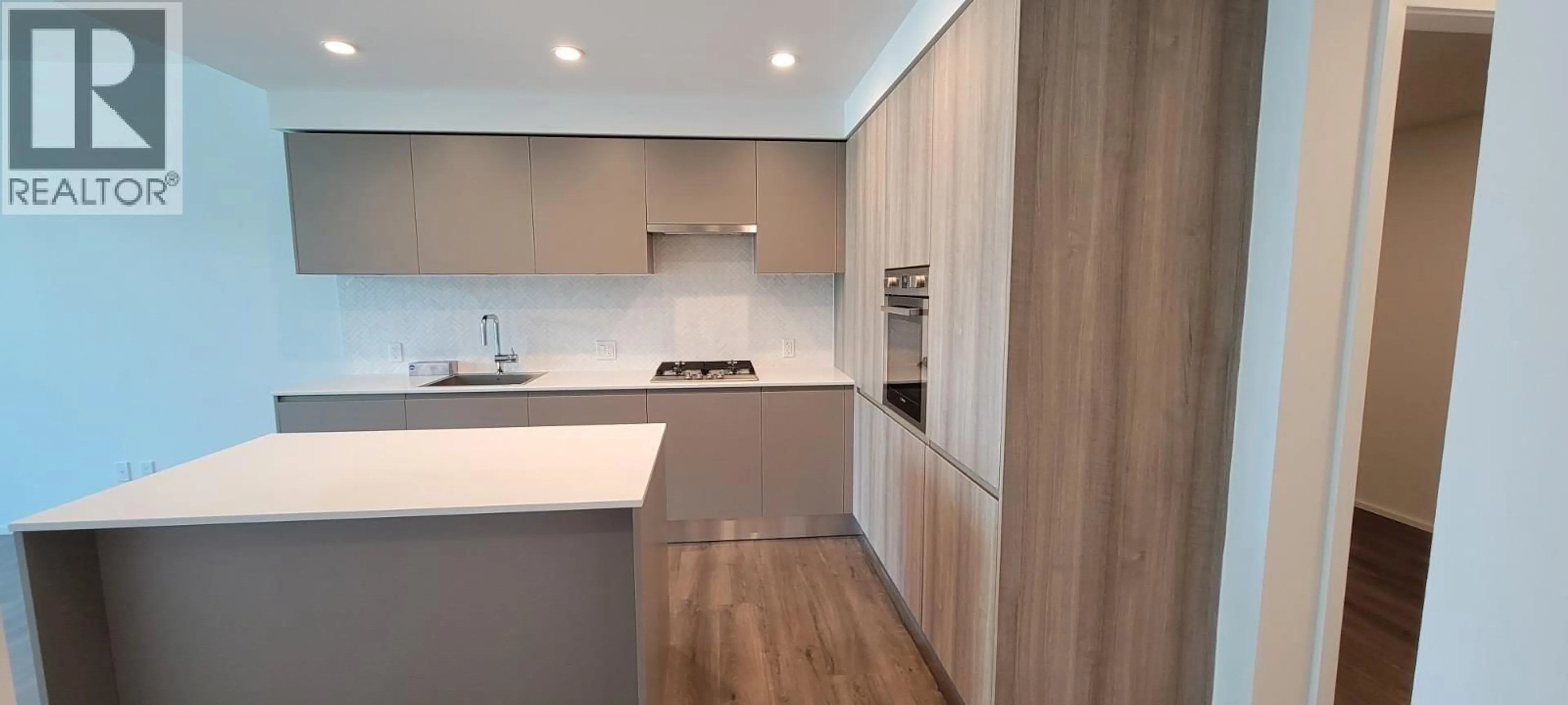 Standard kitchen, wood/laminate floor for 1711 - 3809 EVERGREEN PLACE, Burnaby British Columbia V3J0M1