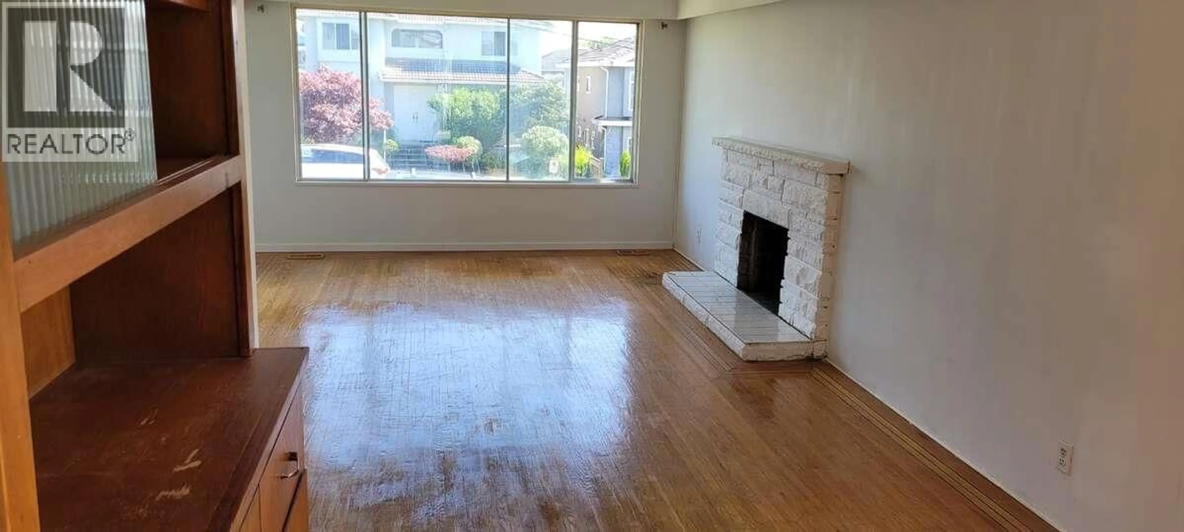 A pic of a room for 7669 BURGESS STREET, Burnaby British Columbia V3N3J1