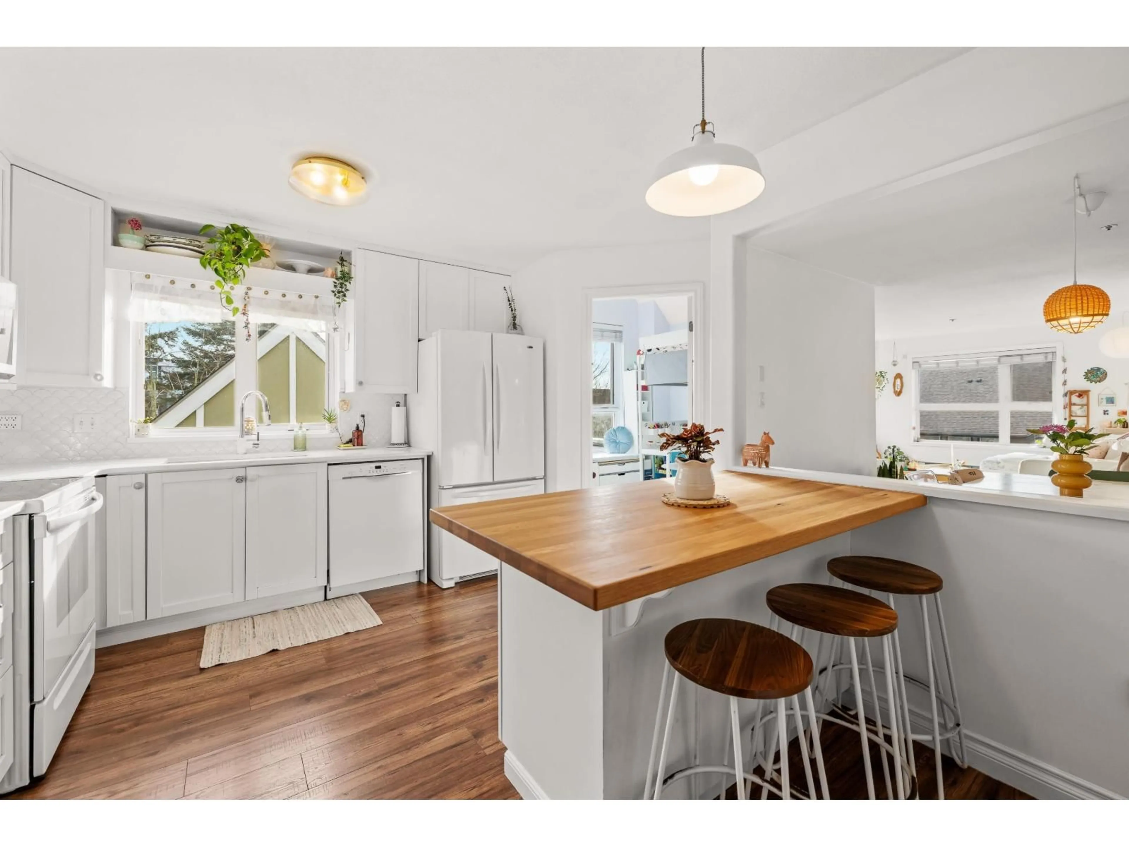 Open concept kitchen, unknown for 407 - 20189 54 AVENUE, Langley British Columbia V3A3W2