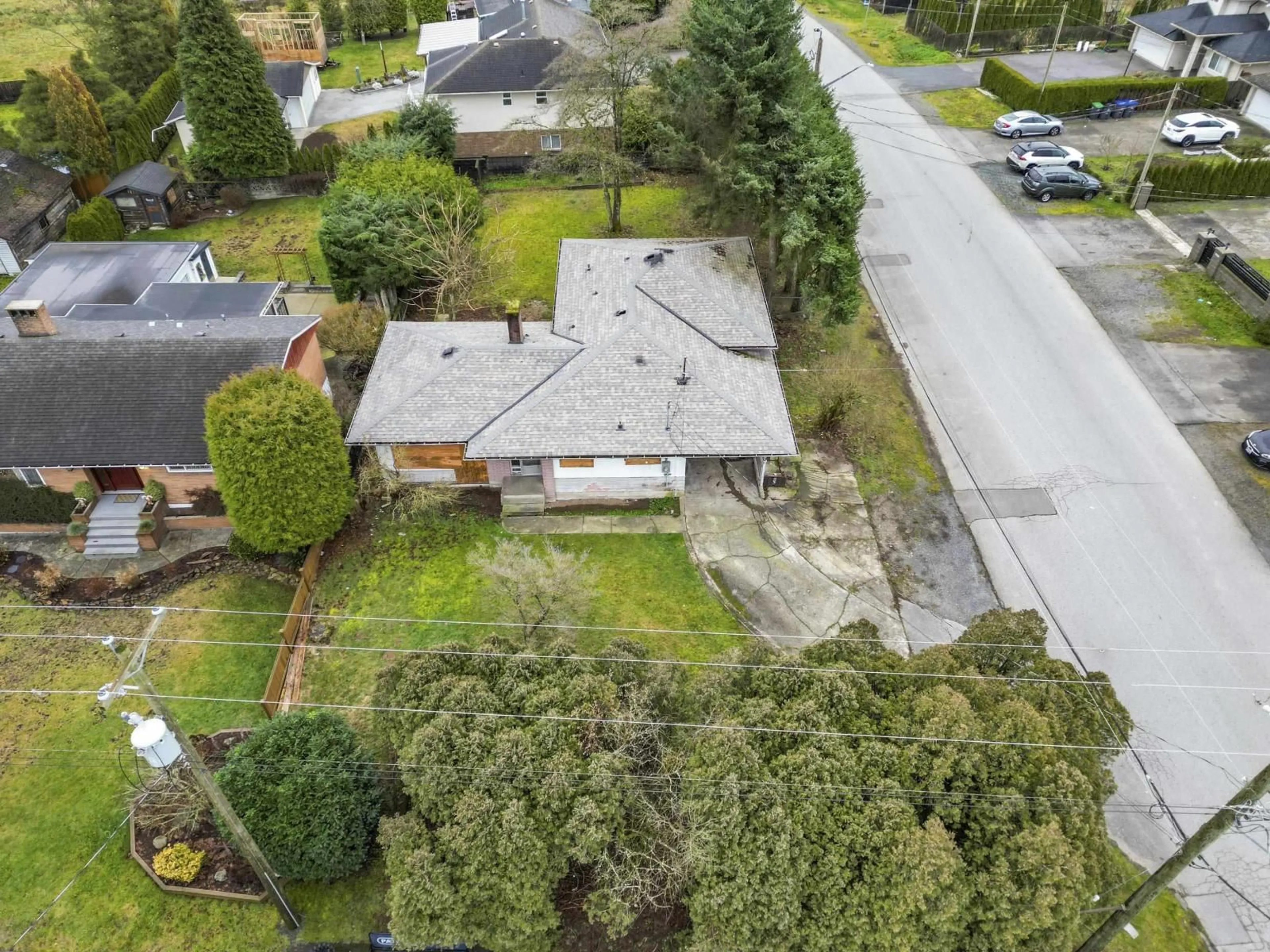 A pic from outside/outdoor area/front of a property/back of a property/a pic from drone, street for 14200 GROSVENOR ROAD, Surrey British Columbia V3R5H2
