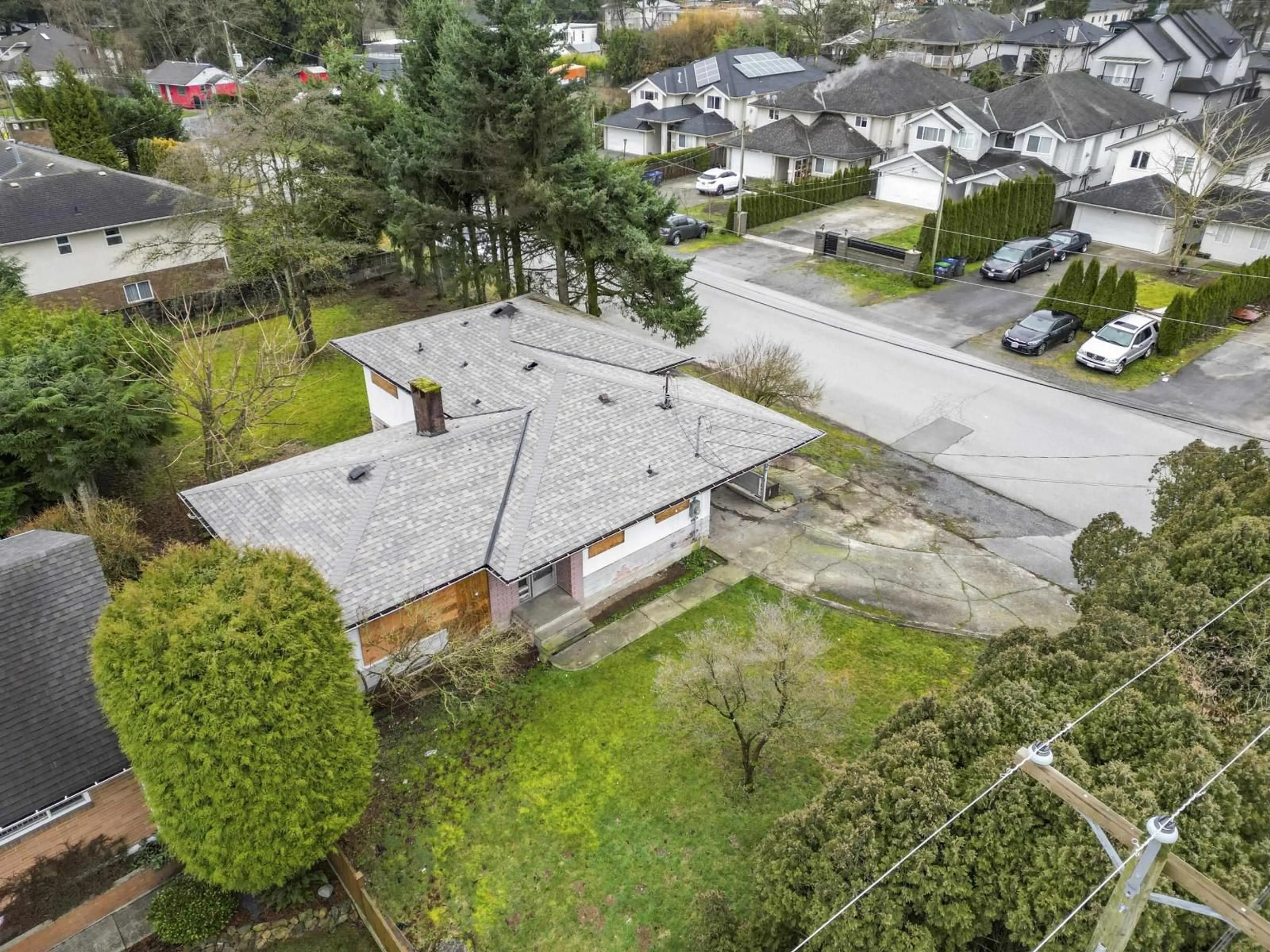 A pic from outside/outdoor area/front of a property/back of a property/a pic from drone, street for 14200 GROSVENOR ROAD, Surrey British Columbia V3R5H2