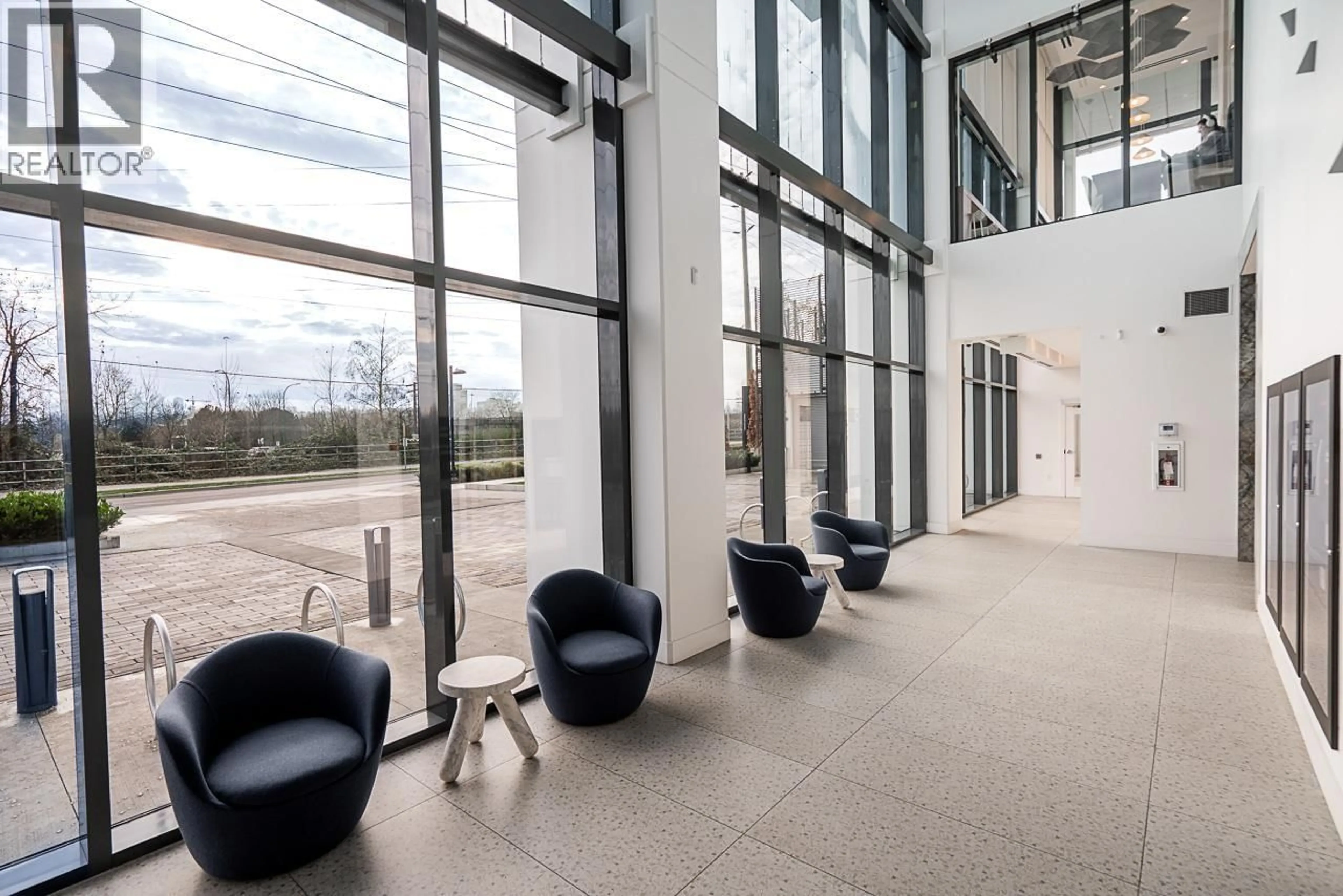 Indoor foyer for 501 - 2425 ALPHA AVENUE, Burnaby British Columbia V5C0N6