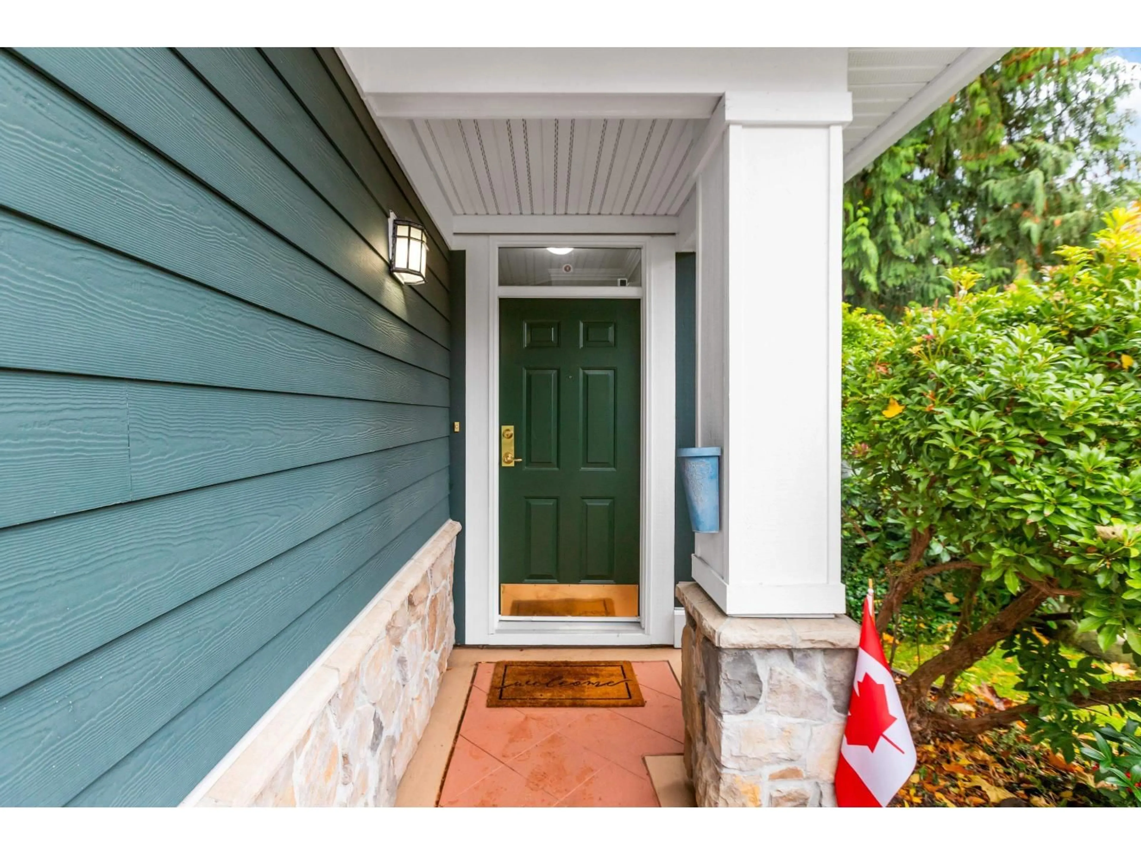 Indoor entryway for 68 - 15055 20 AVENUE, Surrey British Columbia V4A9X8
