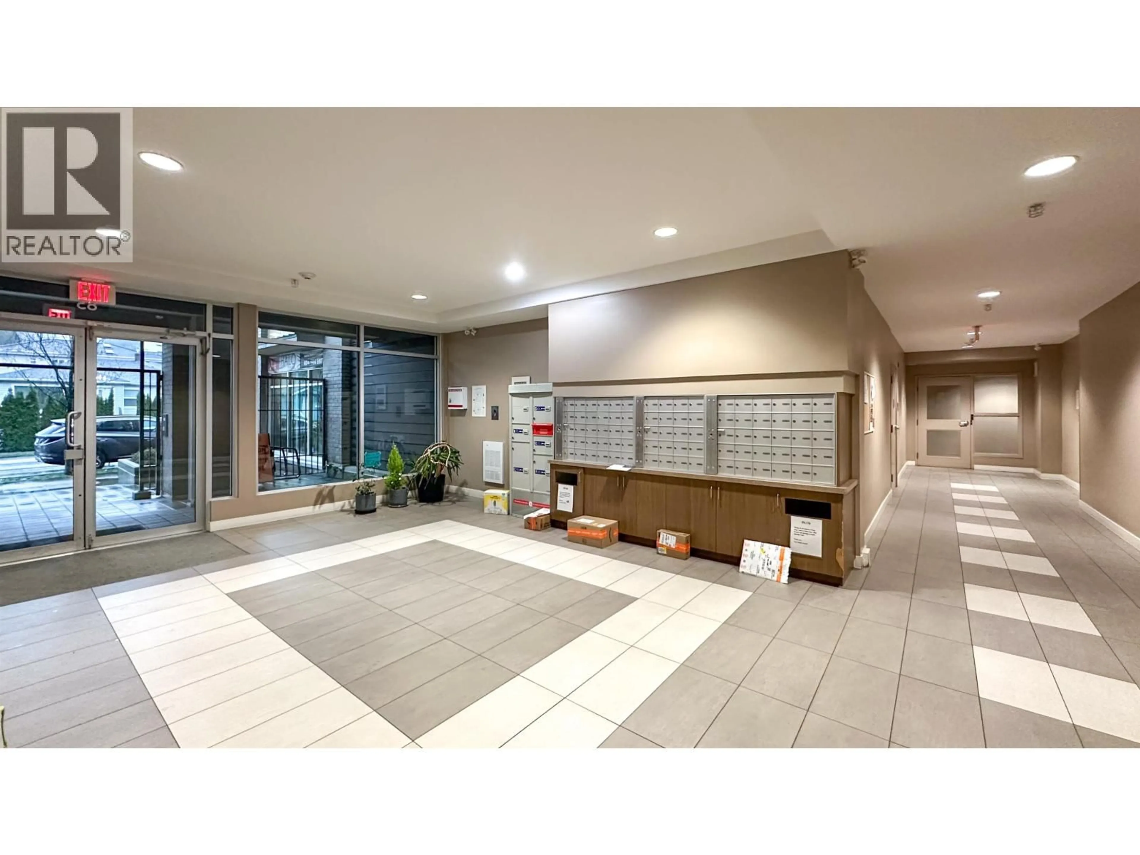 Indoor foyer for 119 - 85 EIGHTH AVENUE, New Westminster British Columbia V3L0E9