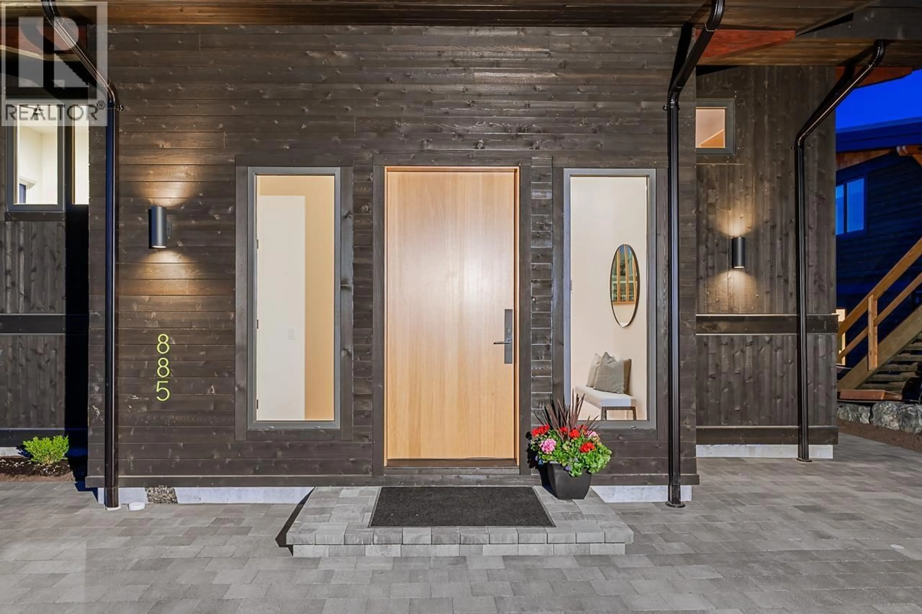 Indoor entryway for 885 RIVENDELL DRIVE, Bowen Island British Columbia V0N1G0