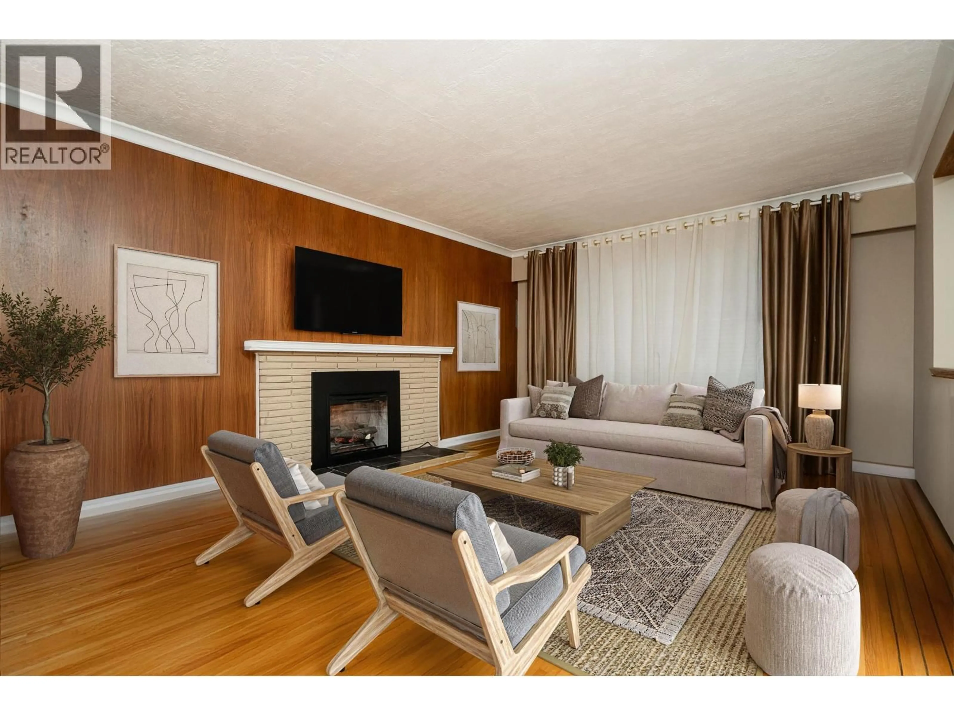 Living room with furniture, wood/laminate floor for 6560 WINCH STREET, Burnaby British Columbia V5B2L6