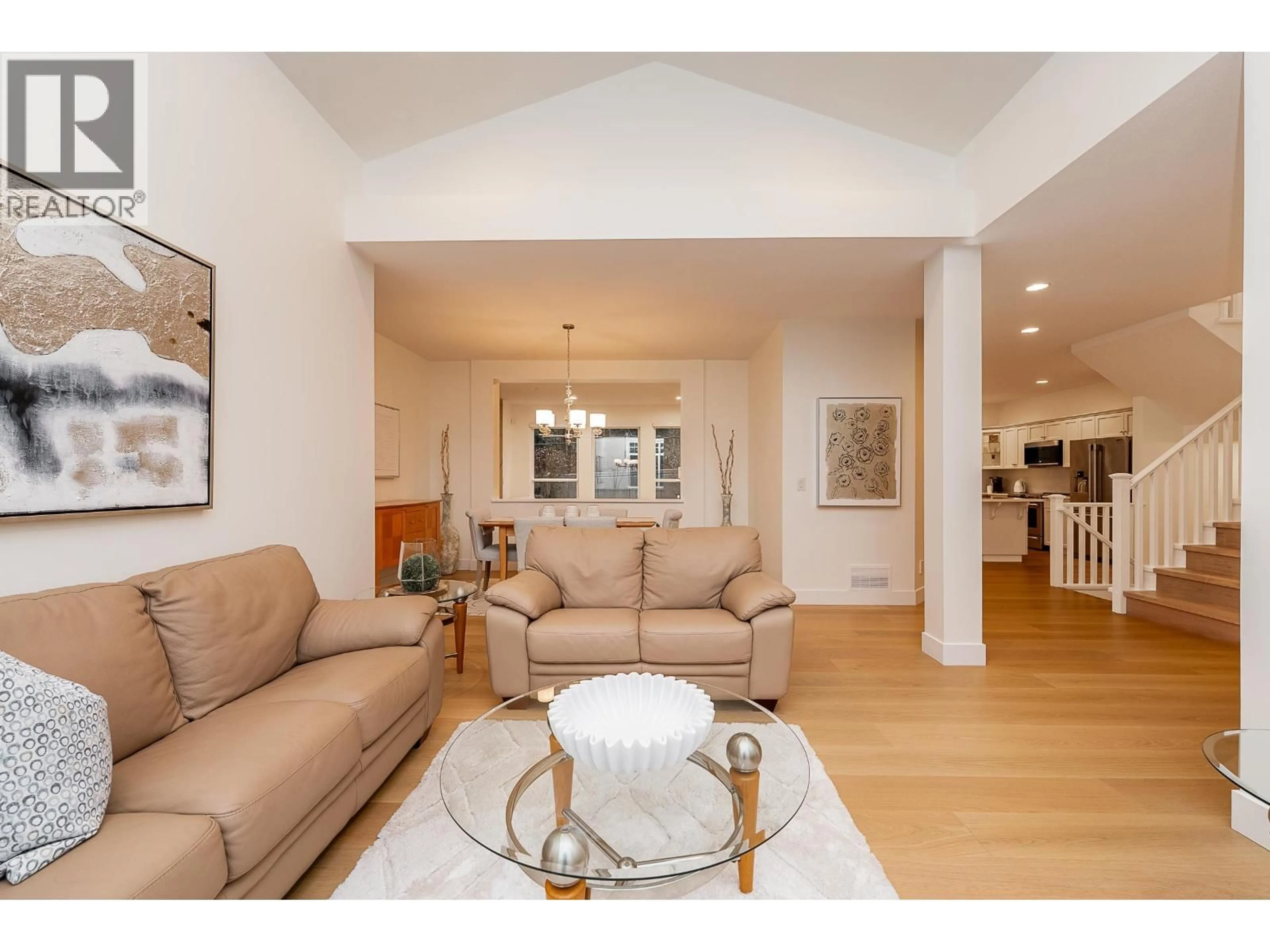 Living room with furniture, unknown for 39 HOLLY DRIVE, Port Moody British Columbia V3H5M4