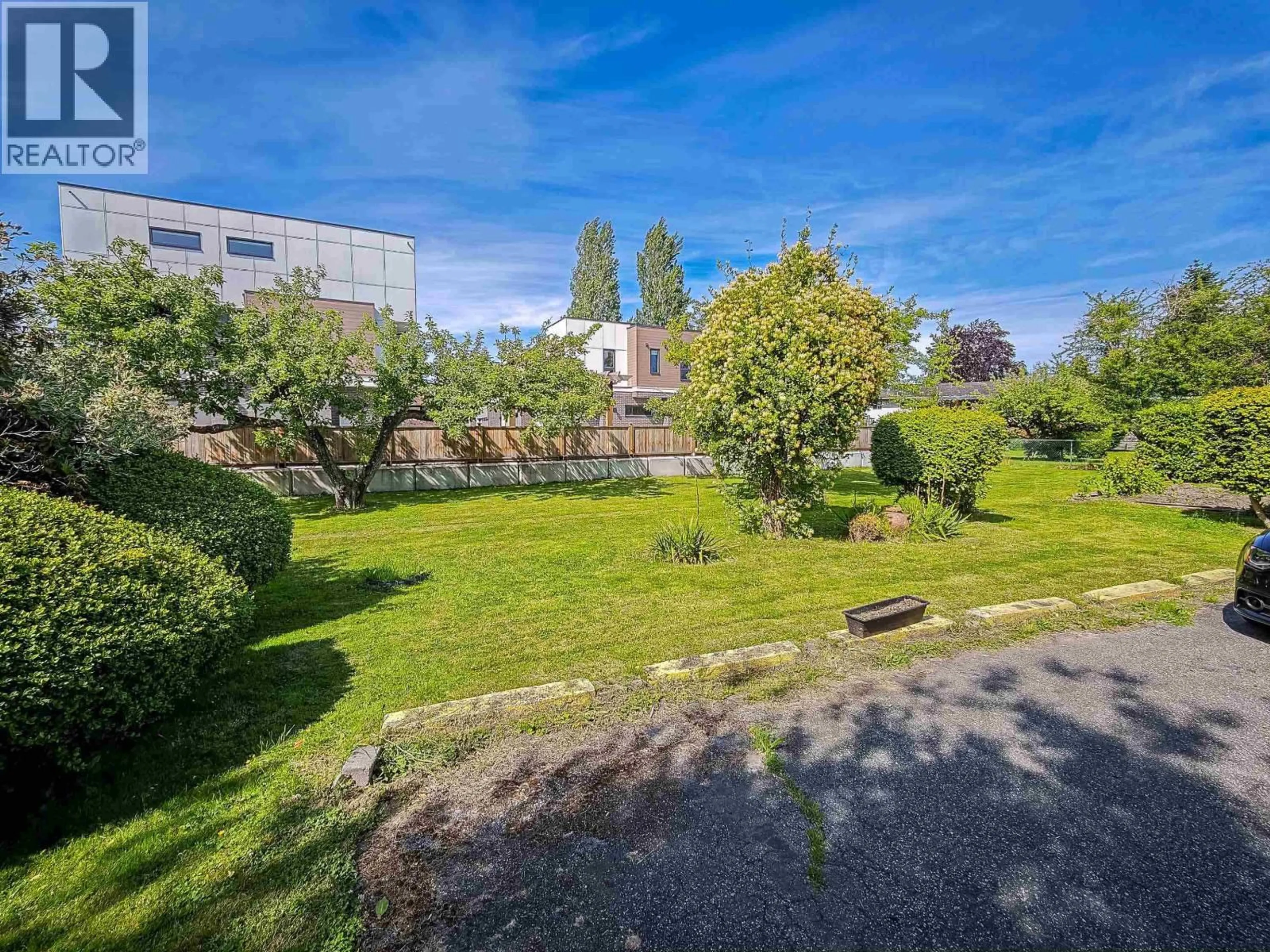 A pic from outside/outdoor area/front of a property/back of a property/a pic from drone, unknown for 8340 NO. 3 ROAD, Richmond British Columbia V6Y2E3