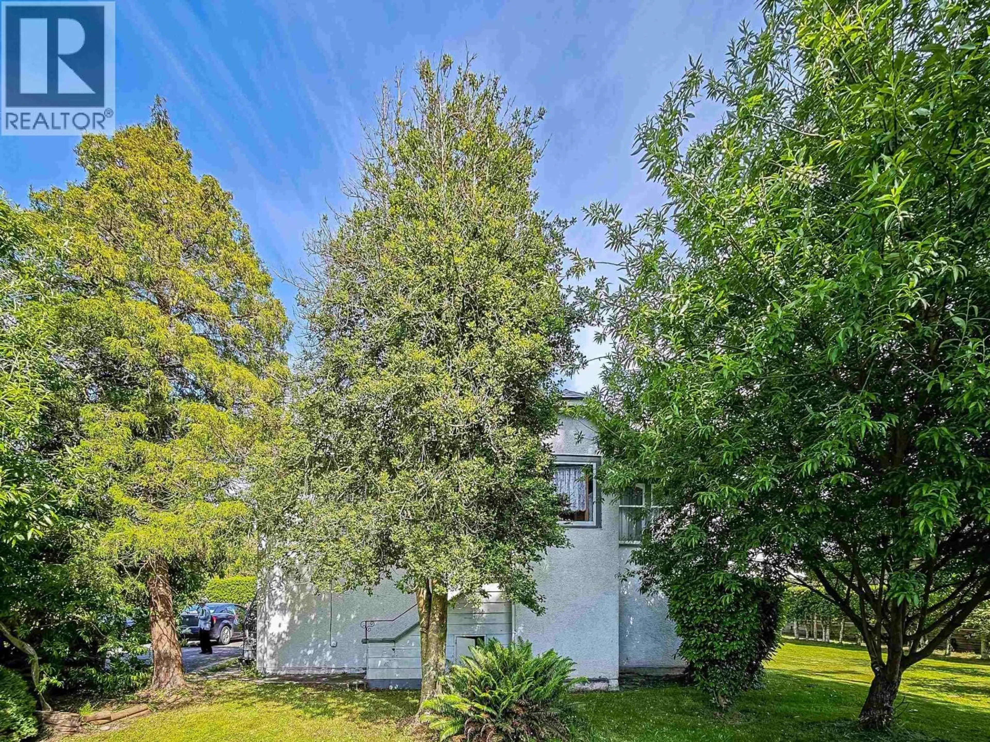 A pic from outside/outdoor area/front of a property/back of a property/a pic from drone, forest/trees view for 8340 NO. 3 ROAD, Richmond British Columbia V6Y2E3