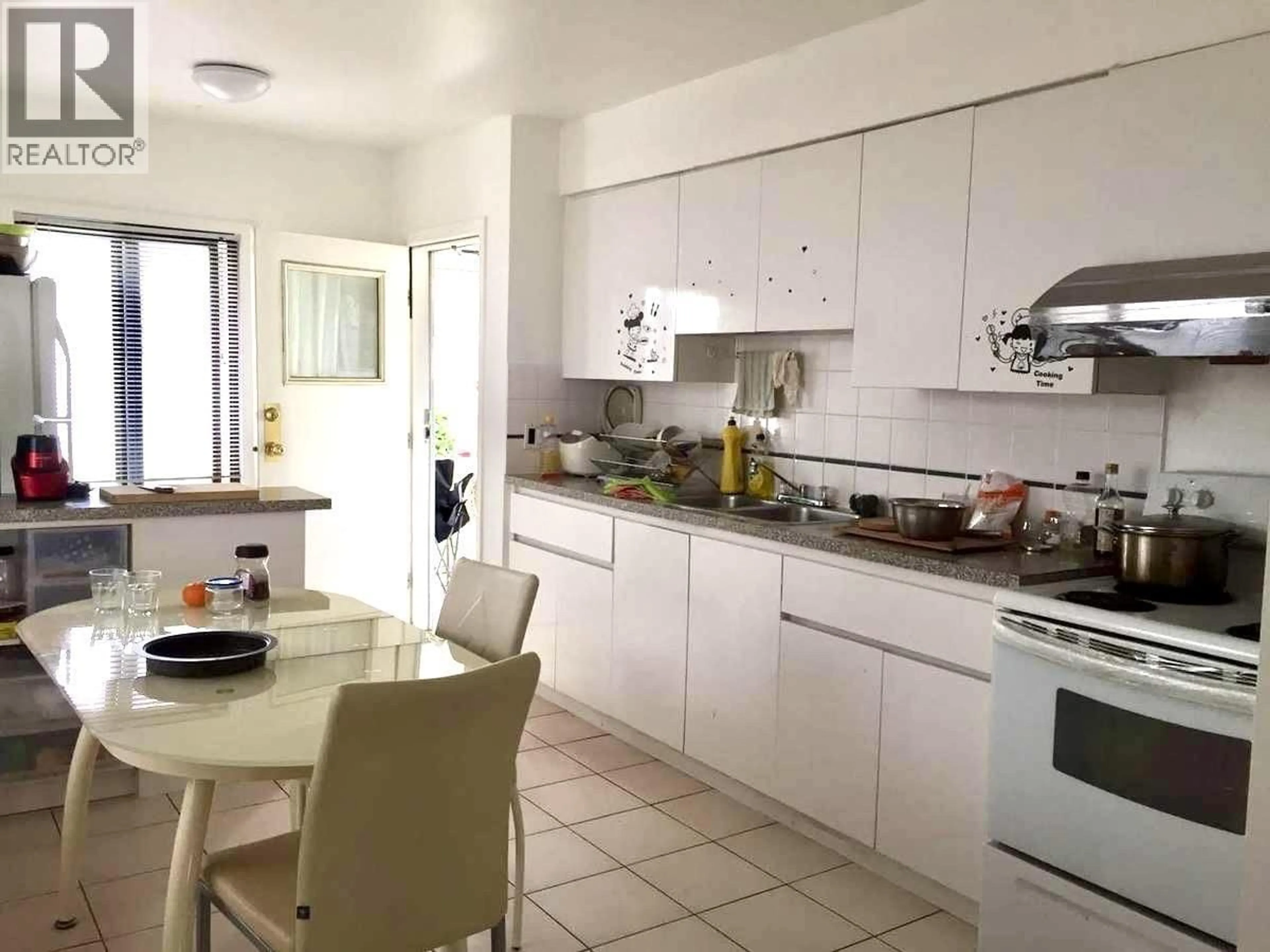 Standard kitchen, unknown for 261 65TH AVENUE, Vancouver British Columbia V5X2P3