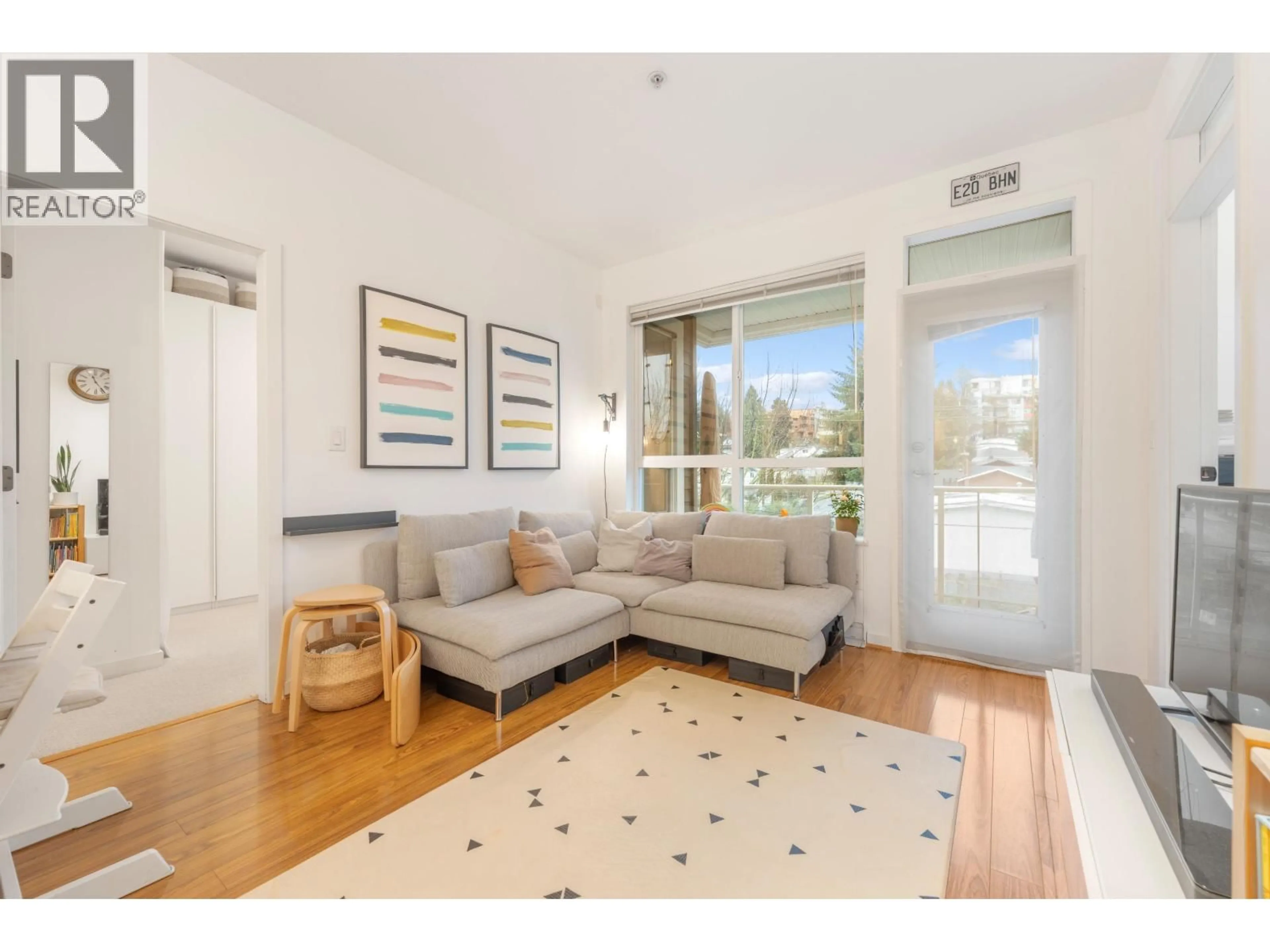 Living room with furniture, unknown for 315 - 3551 FOSTER AVENUE, Vancouver British Columbia V5R0A1