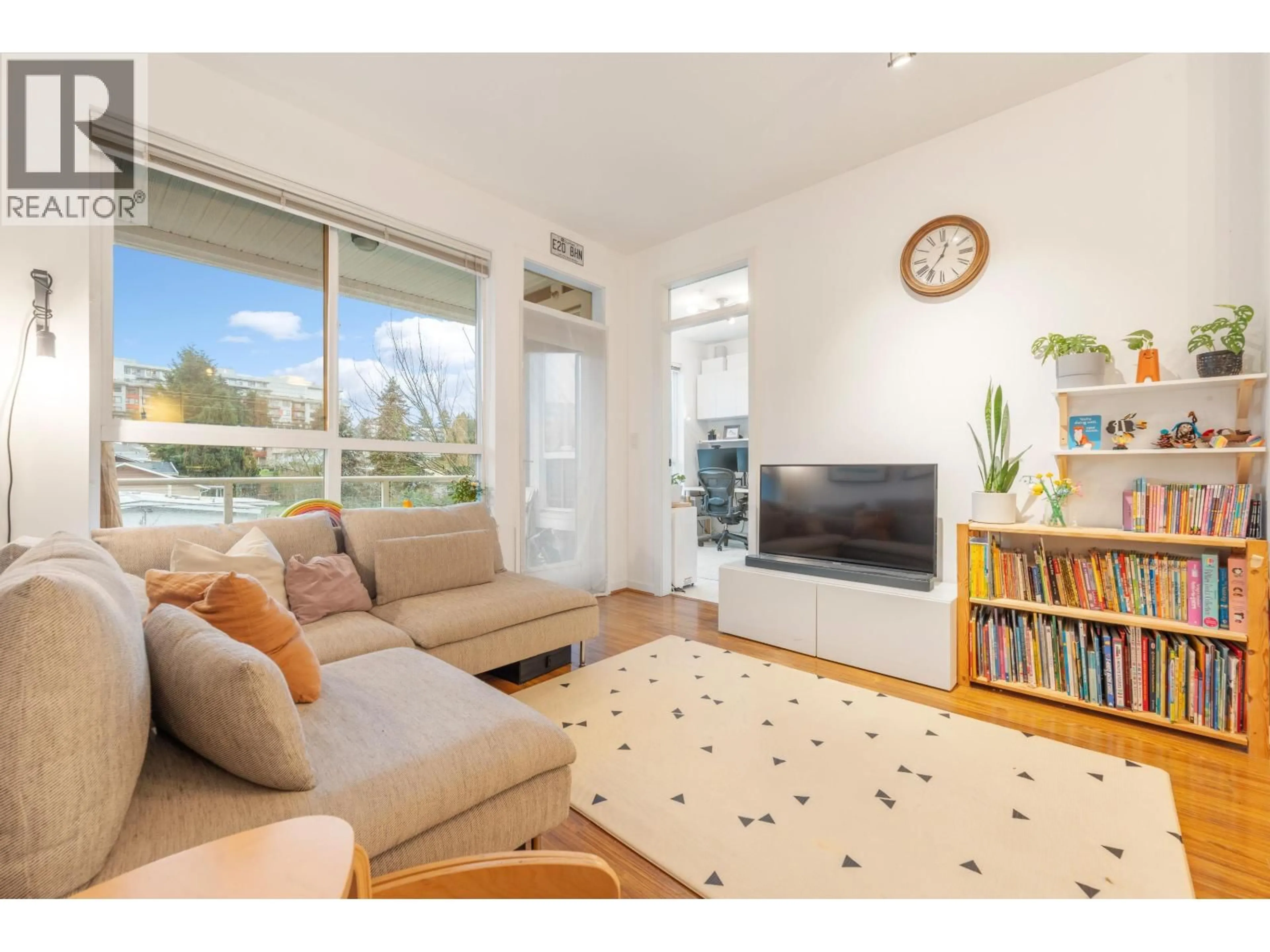 Living room with furniture, unknown for 315 - 3551 FOSTER AVENUE, Vancouver British Columbia V5R0A1