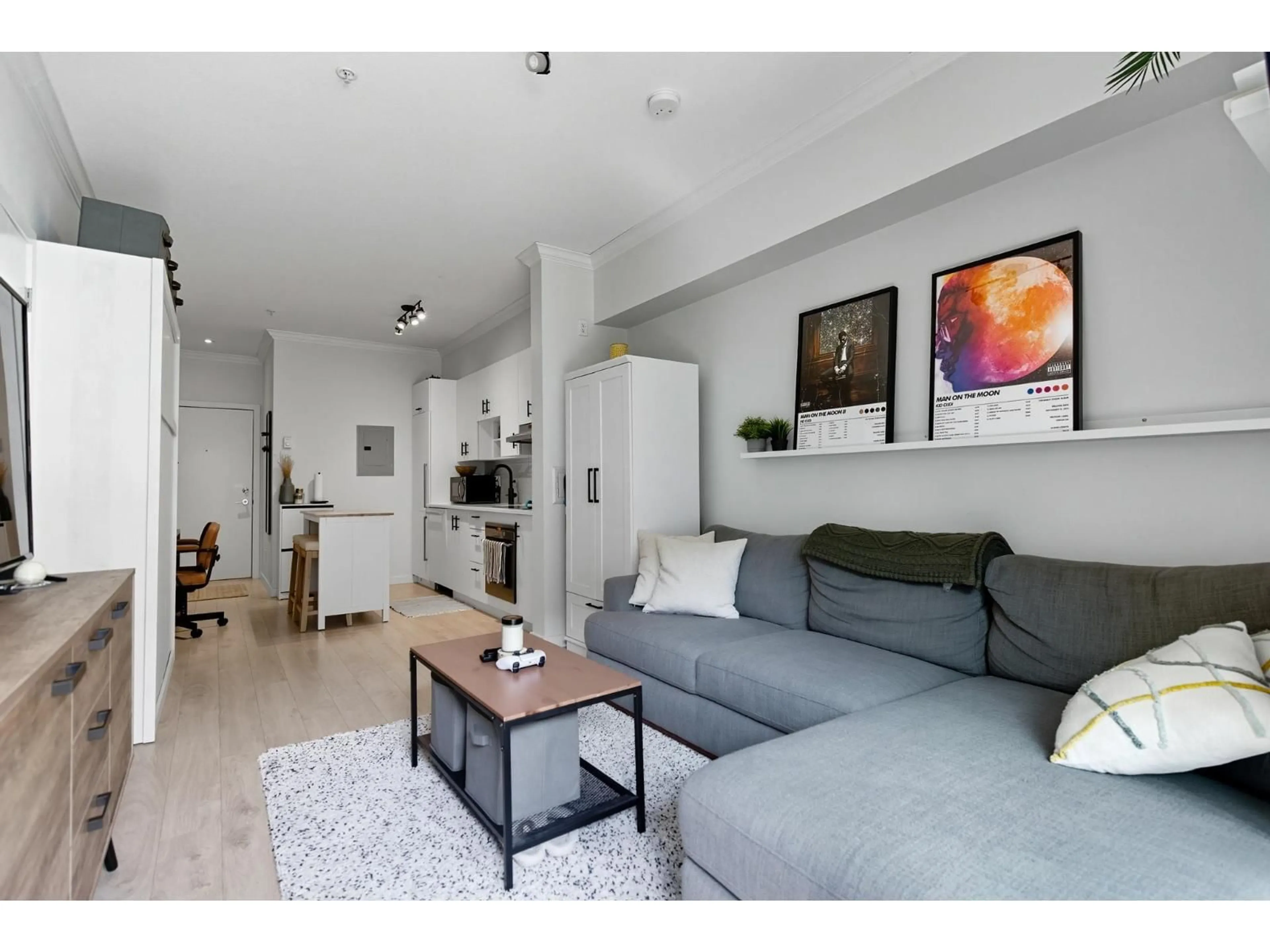 Living room with furniture, unknown for 209 - 13678 GROSVENOR ROAD, Surrey British Columbia V3R5E2