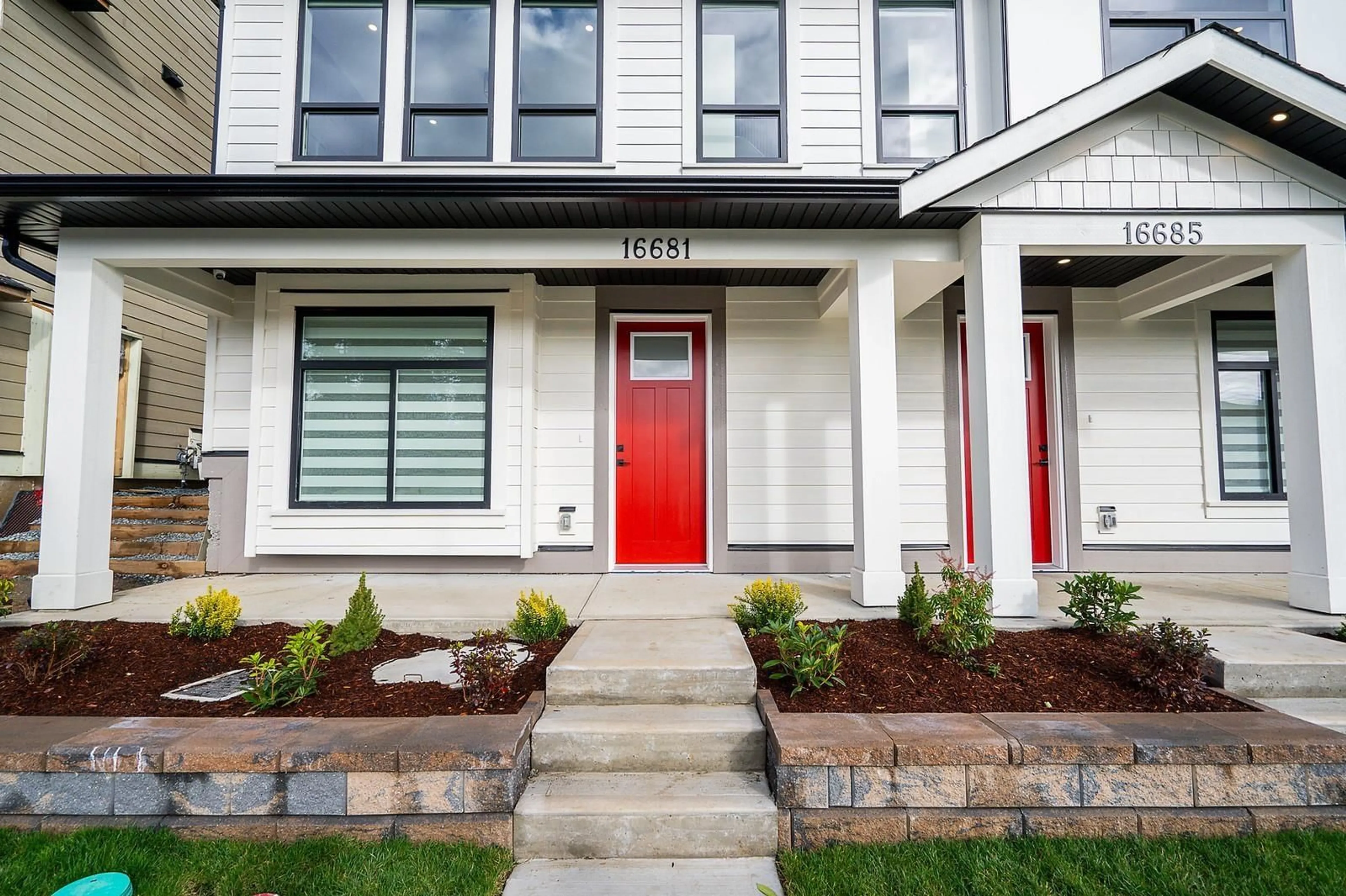 Home with vinyl exterior material, street for 16681 16 AVENUE, Surrey British Columbia V3S9X7