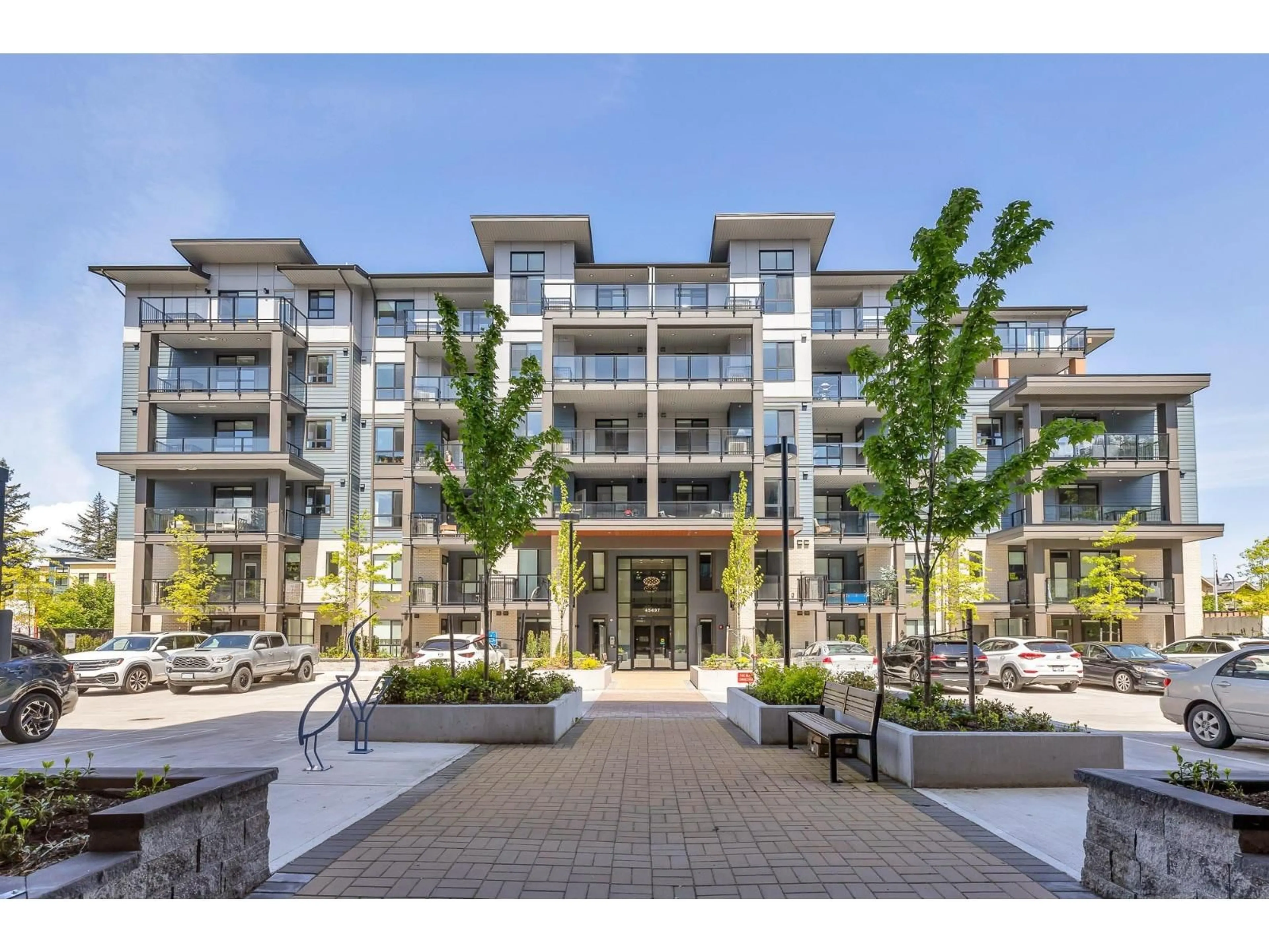 Patio, street for 512 - 45497 CAMPUS DRIVE, Chilliwack British Columbia V2R6L8