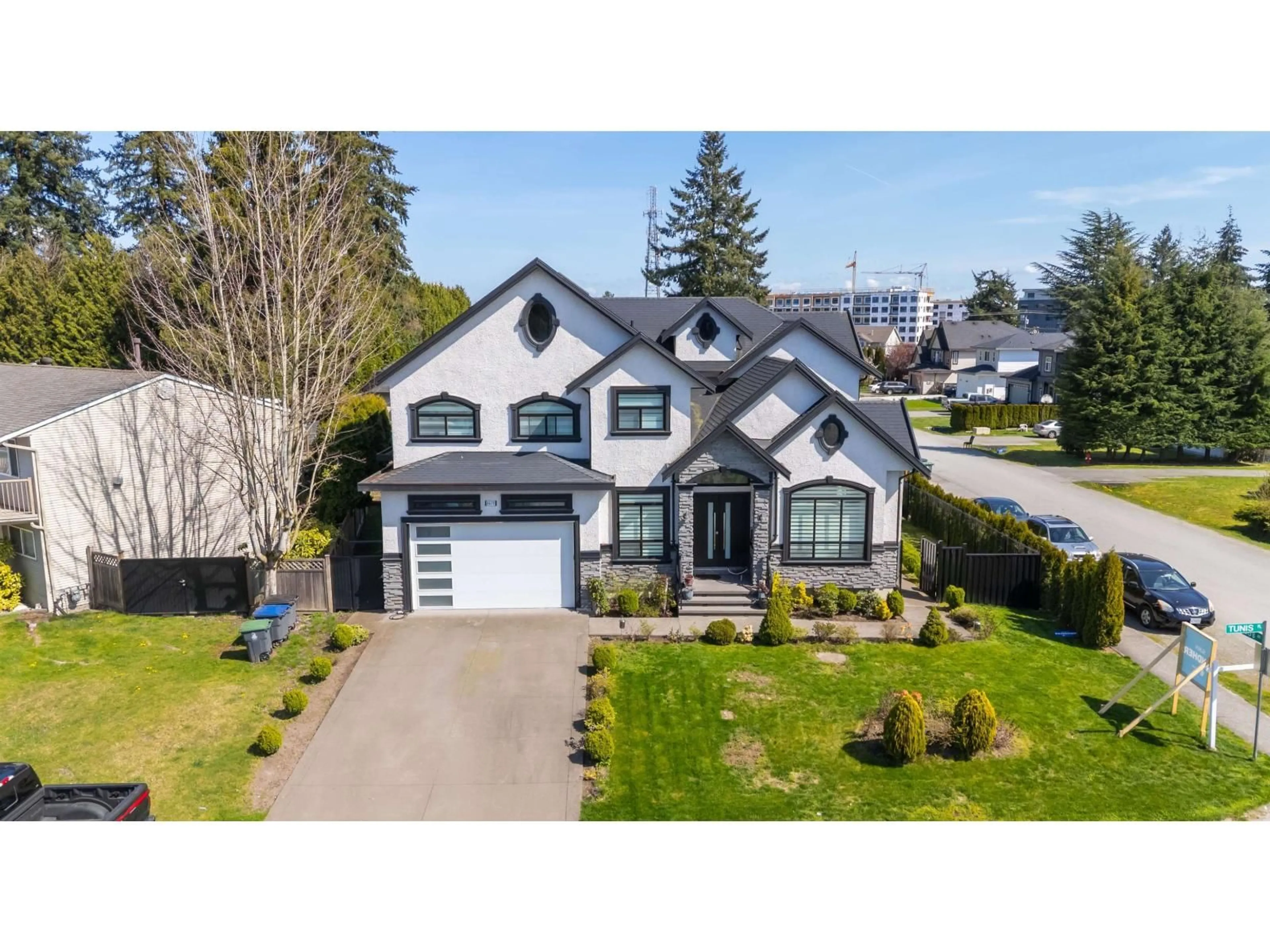 A pic from outside/outdoor area/front of a property/back of a property/a pic from drone, street for 8670 TUNIS PLACE, Surrey British Columbia V3S4Y6