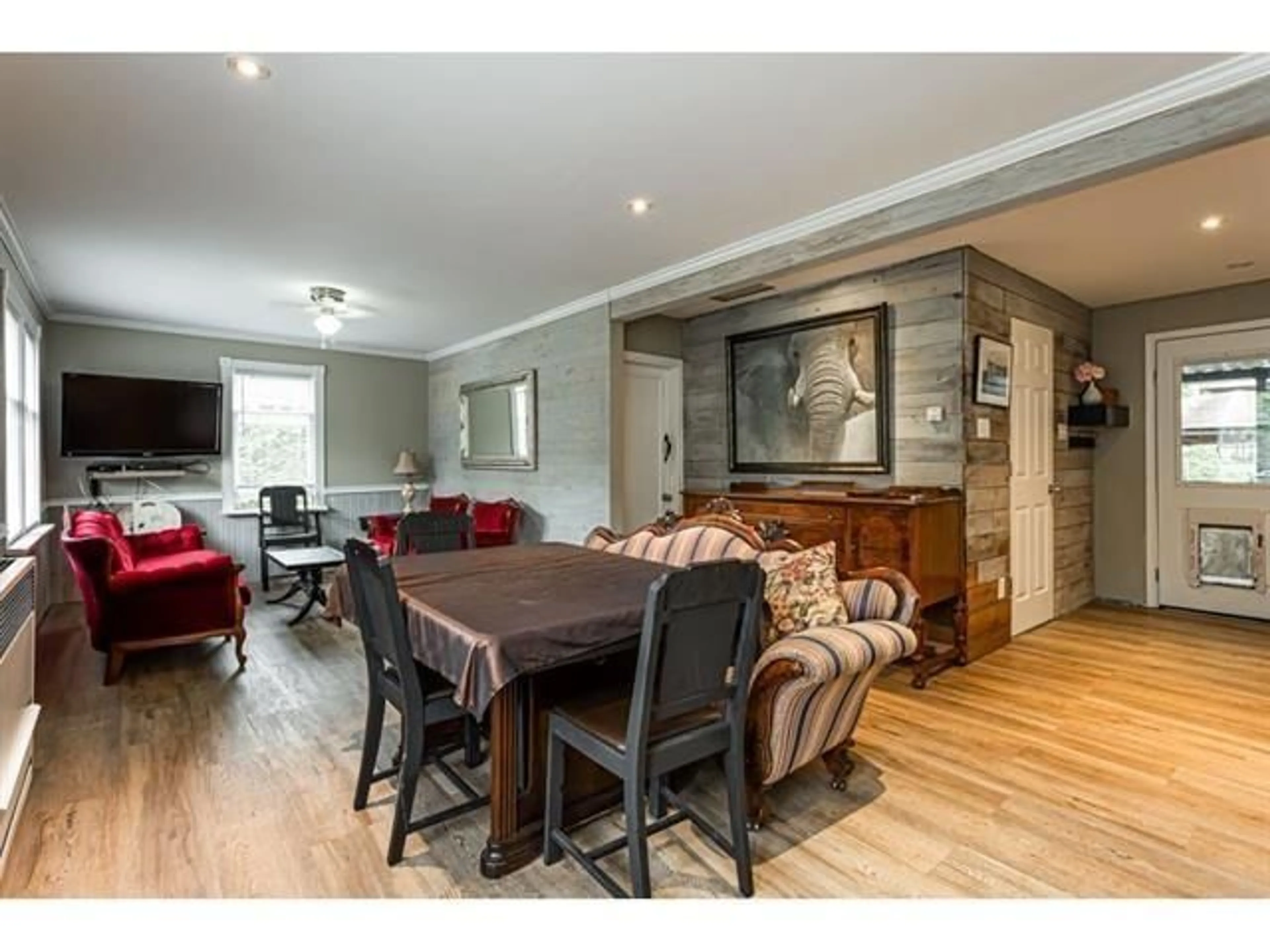 Open concept kitchen, wood/laminate floor for 5881 176A STREET, Surrey British Columbia V3S4H6