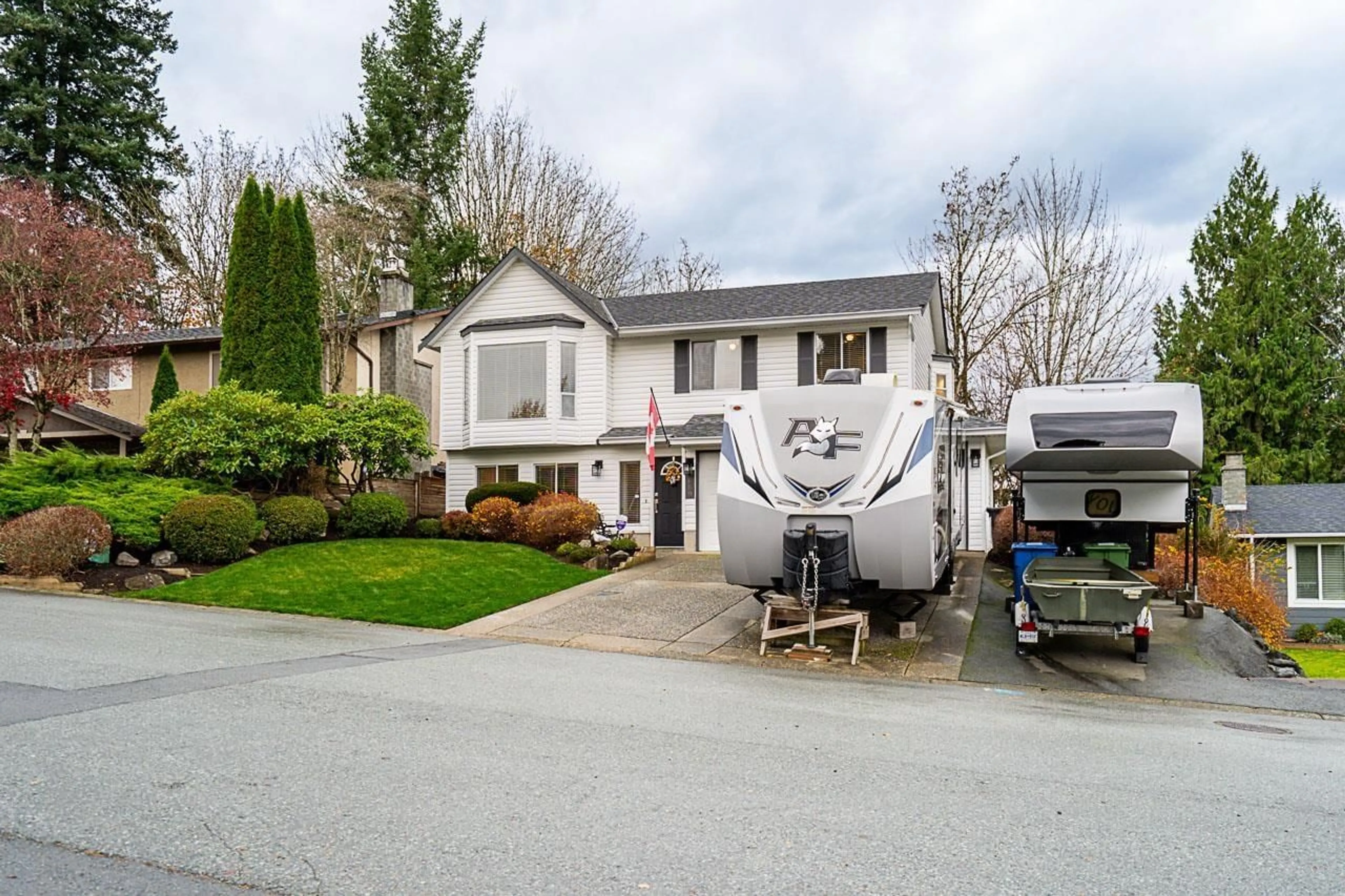 Home with vinyl exterior material, street for 3669 BULKLEY STREET, Abbotsford British Columbia V2S7H3