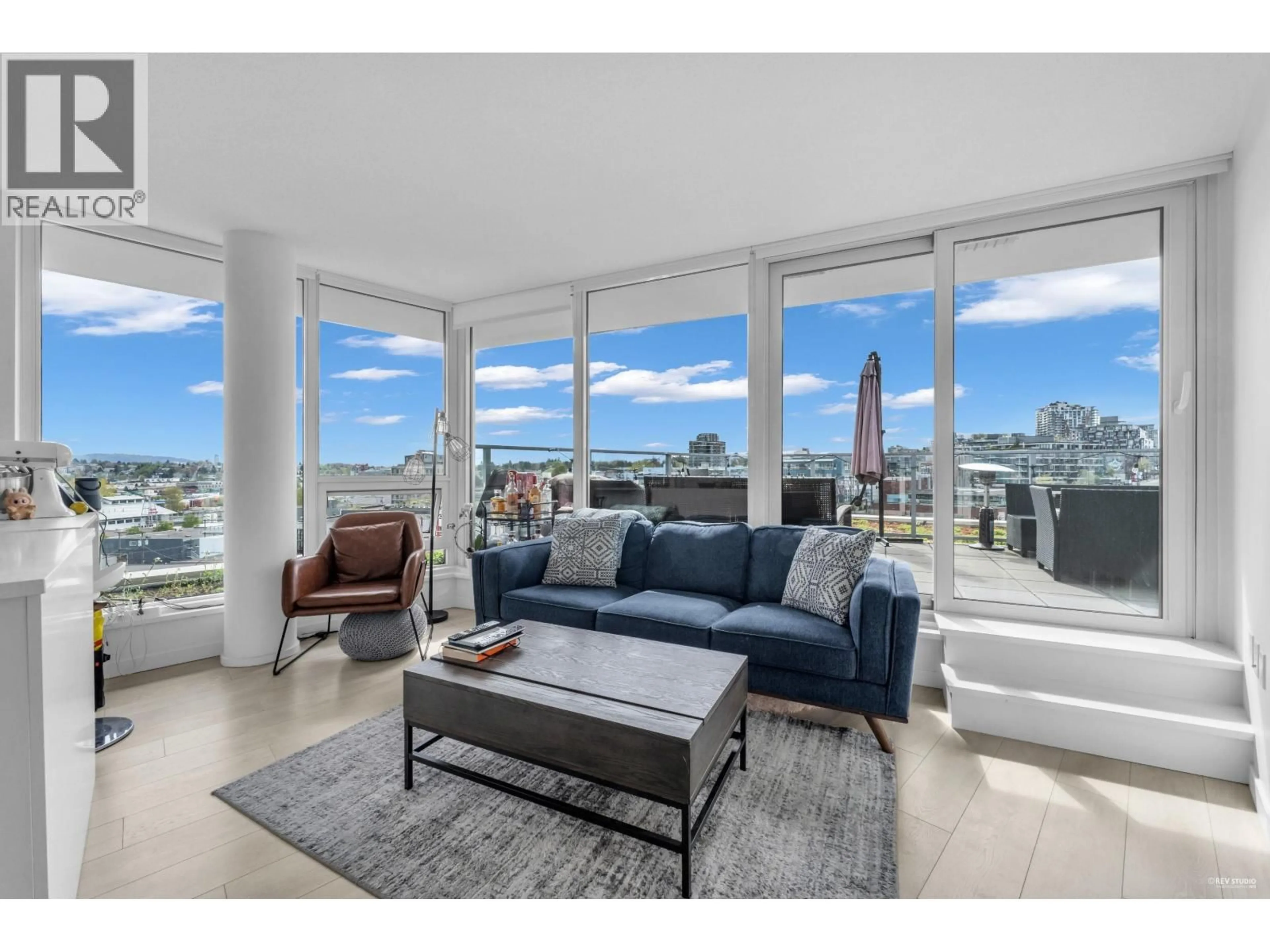 Living room with furniture, unknown for 1015 - 180 2ND AVENUE, Vancouver British Columbia V5T0K4