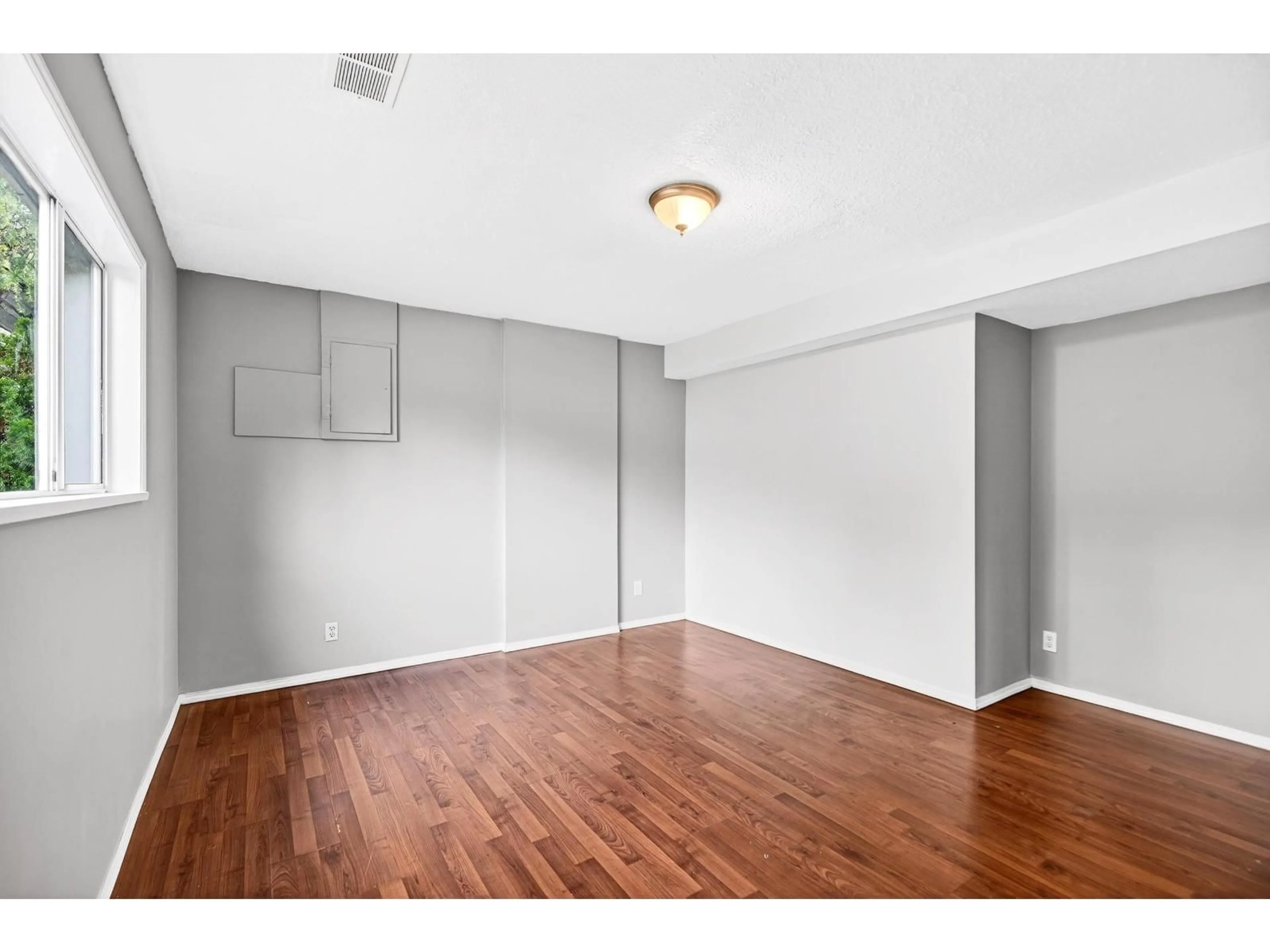 A pic of a room for 32244 14TH AVENUE, Mission British Columbia V2V2N7