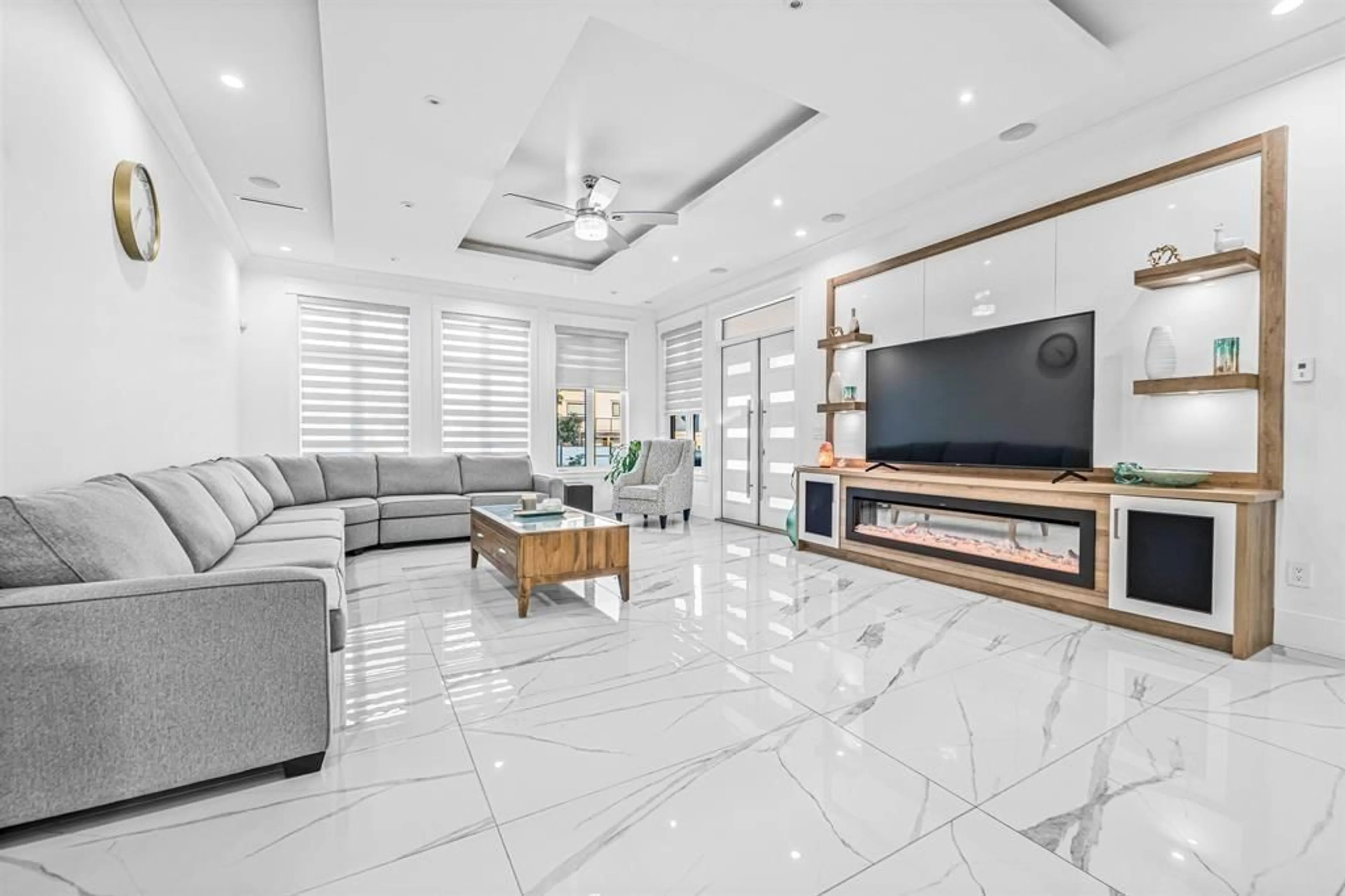 Home theater for 5538 184 STREET, Surrey British Columbia V3S1E1