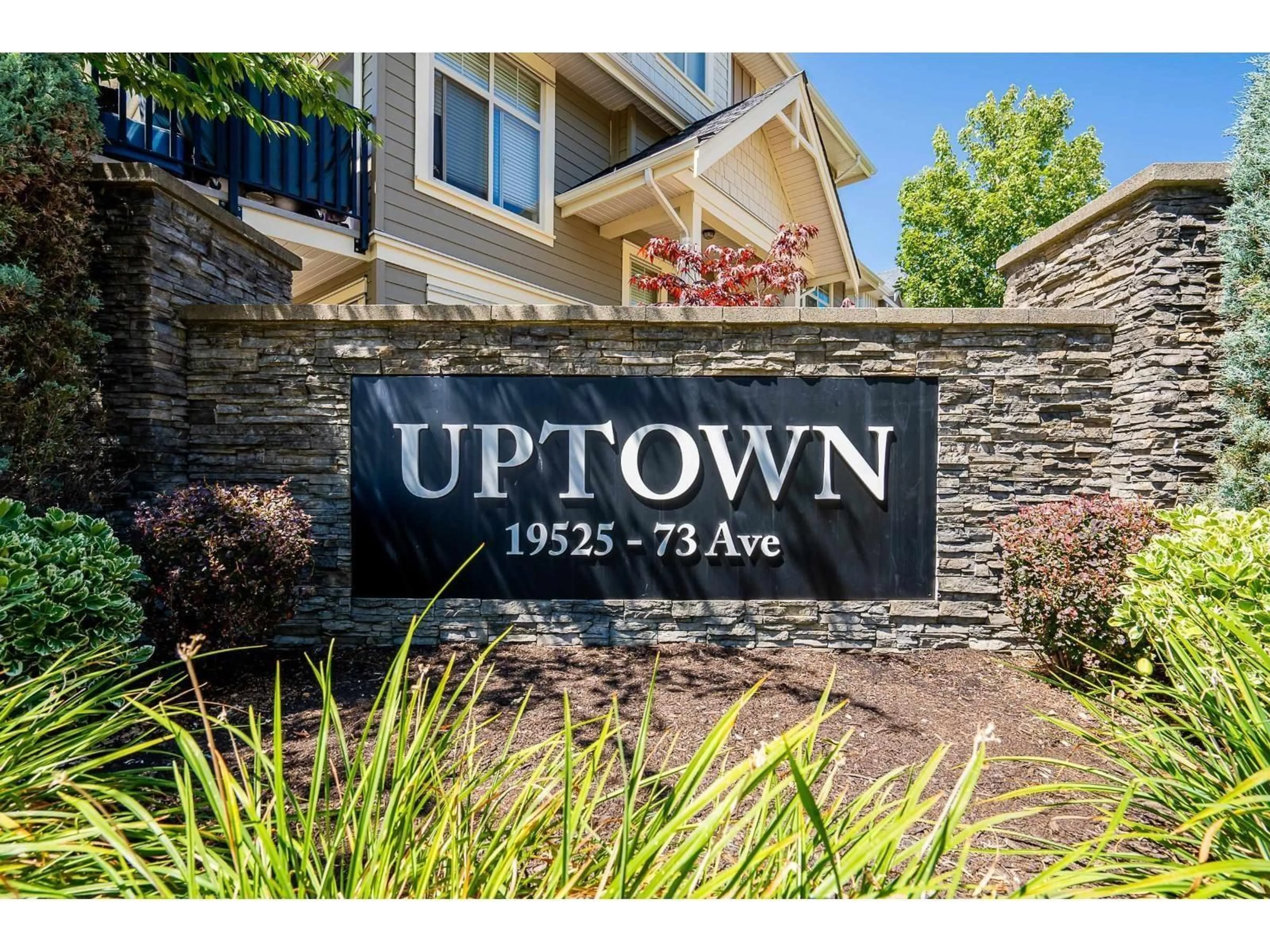 Indoor foyer for 30 - 19525 73 AVENUE, Surrey British Columbia V4N6L7