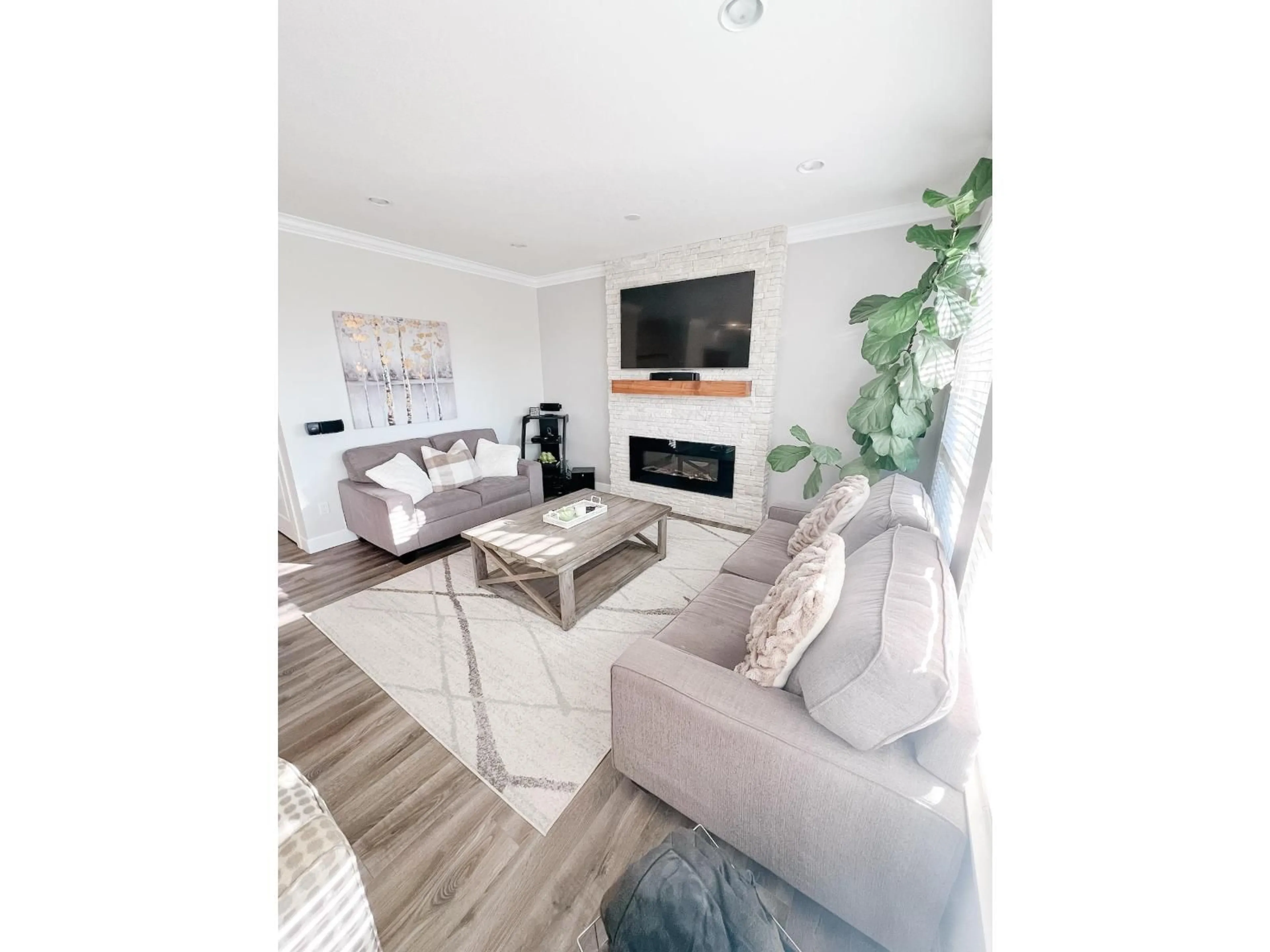 Living room with furniture, unknown for 20118 71A AVENUE, Langley British Columbia V2Y3A1