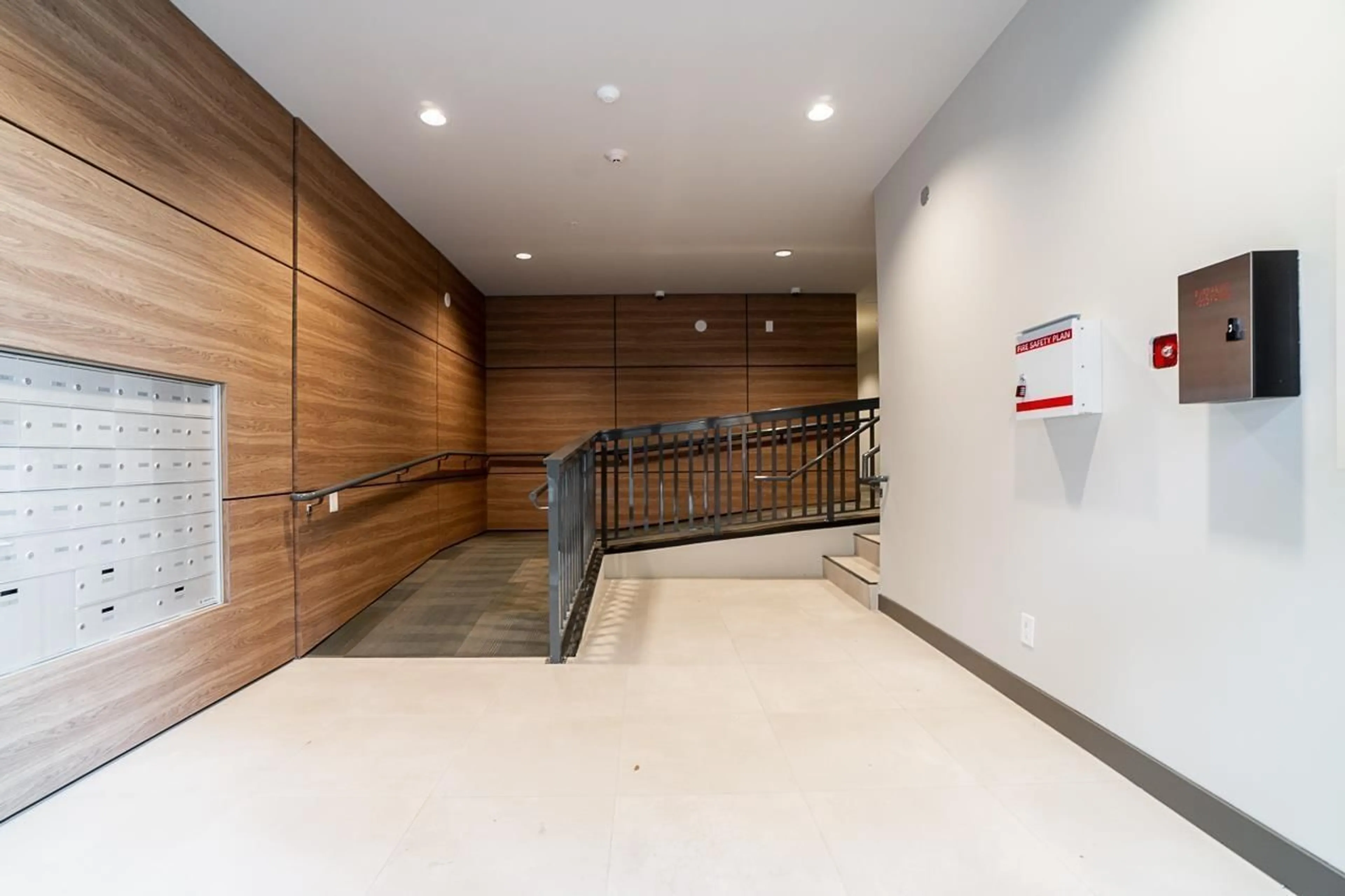 Indoor foyer for B314 - 20487 65 AVENUE, Langley British Columbia V2Y3K5