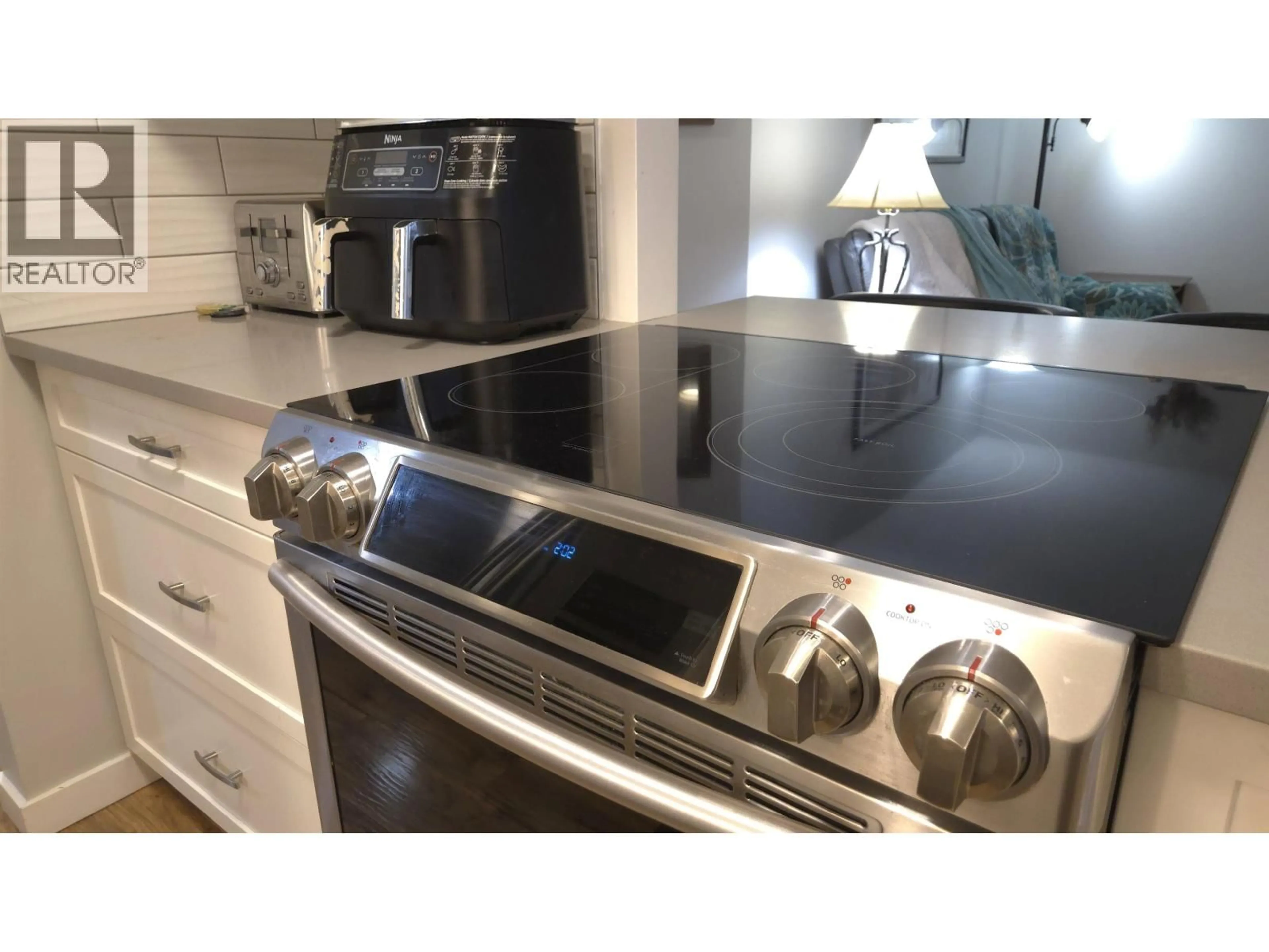 Standard kitchen, unknown for 10 - 20799 119 AVENUE, Maple Ridge British Columbia V2X9S7