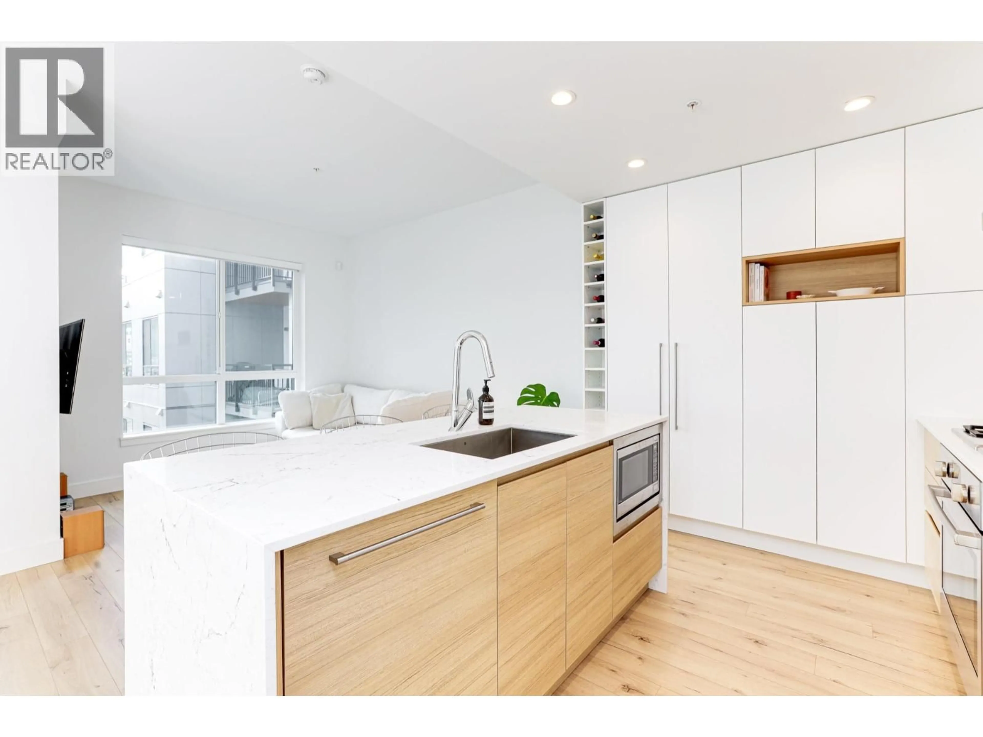 Contemporary kitchen, wood/laminate floor for 506 - 3131 MURRAY STREET, Port Moody British Columbia V3H0L9